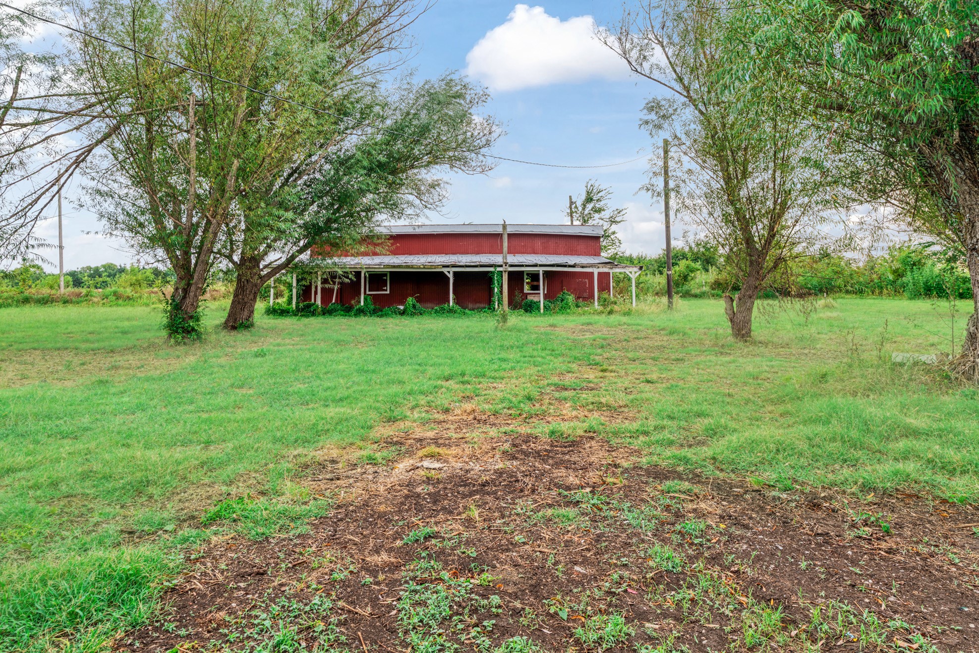 1905 Fm 1501 Deport TX 75435
