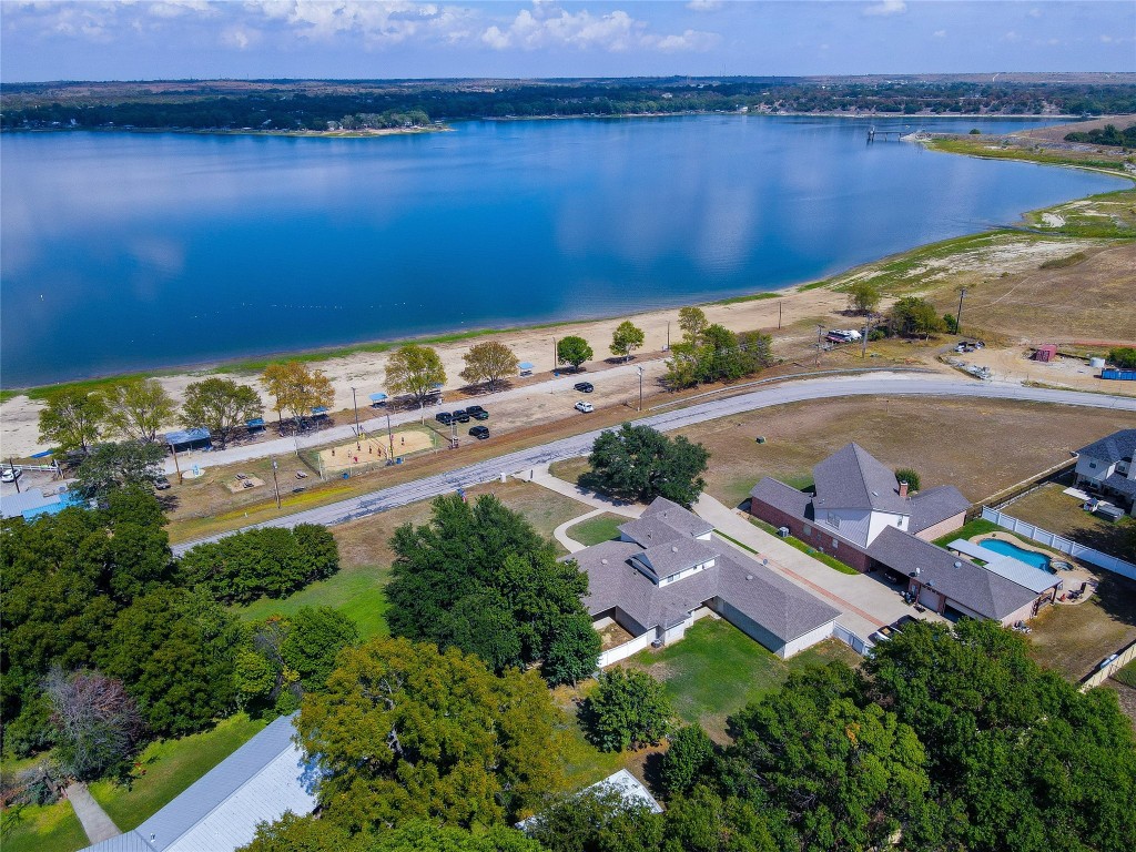 205 W Lake Drive Weatherford TX 76087