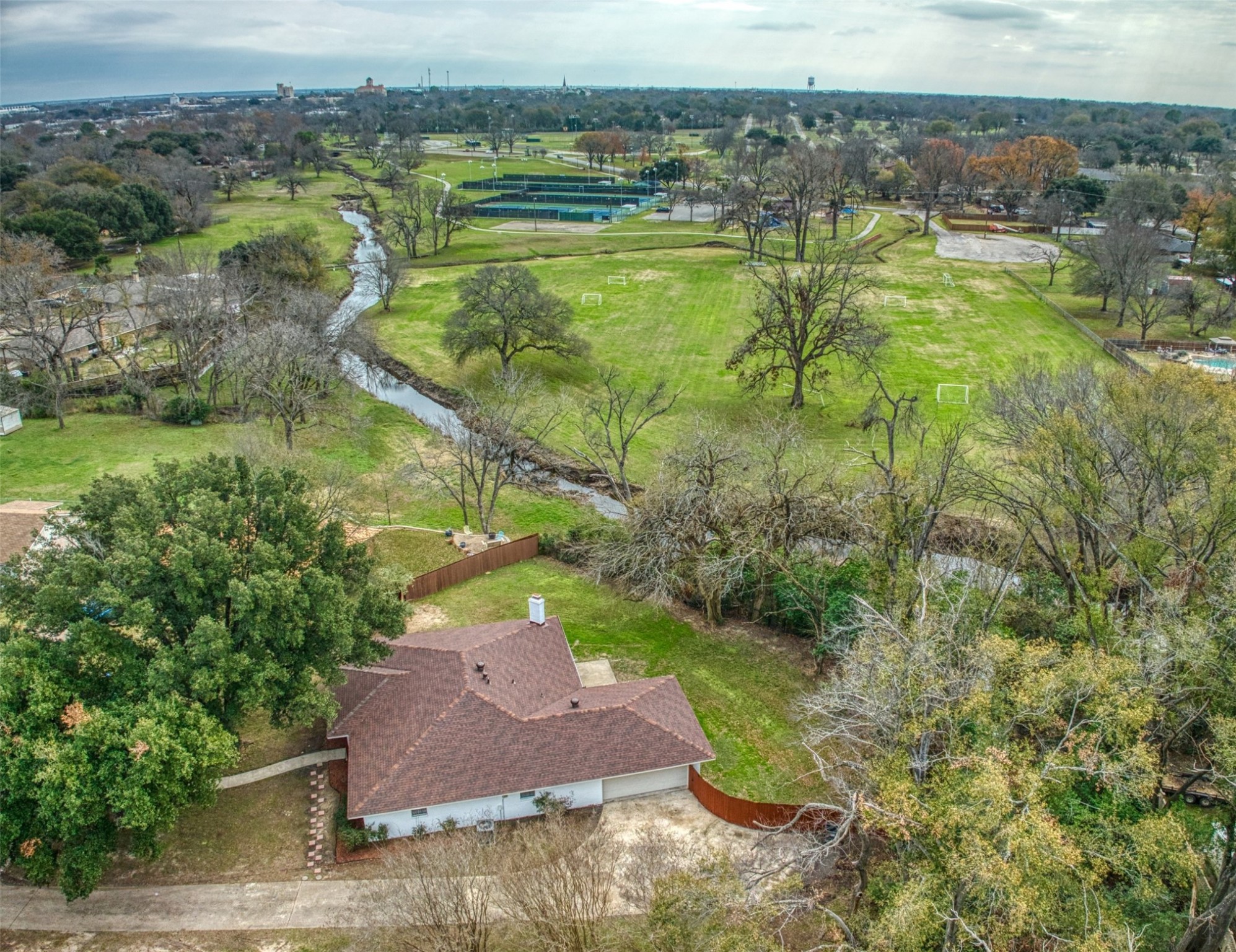 912 Laura Avenue Corsicana TX 75110