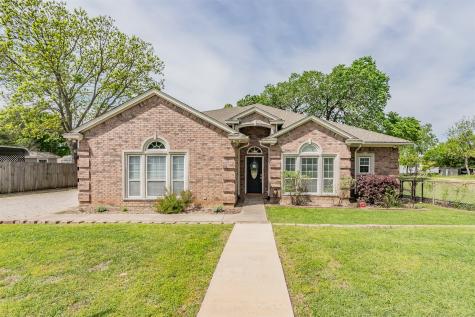 393 County Road 4874 Newark TX 76071