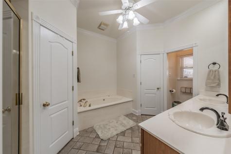 393 County Road 4874 Newark TX 76071