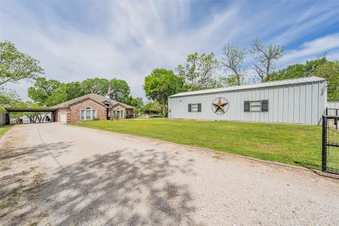 393 County Road 4874 Newark TX 76071