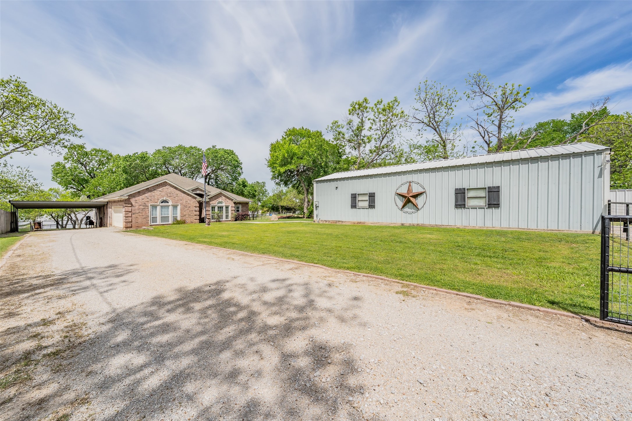 393 County Road 4874 Newark TX 76071