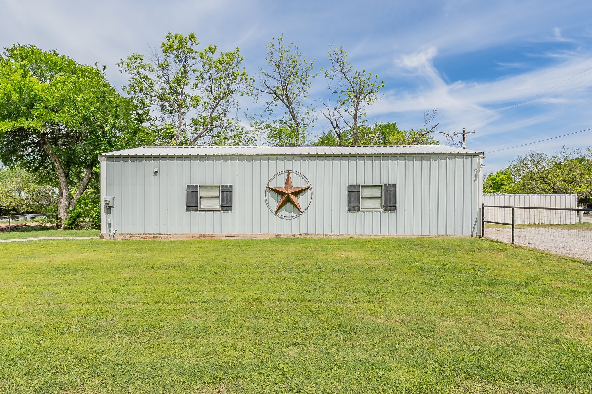 393 County Road 4874 Newark TX 76071