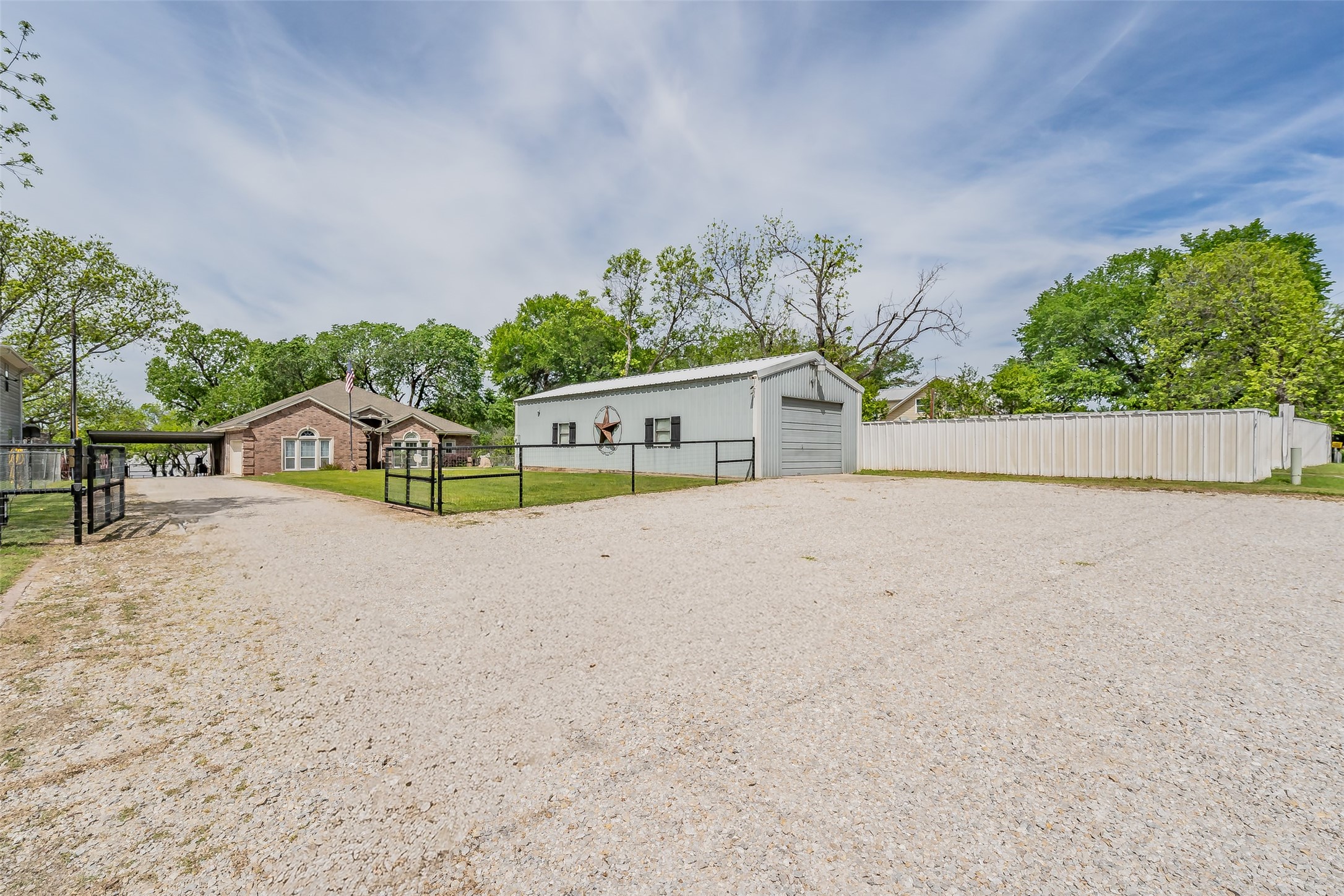 393 County Road 4874 Newark TX 76071