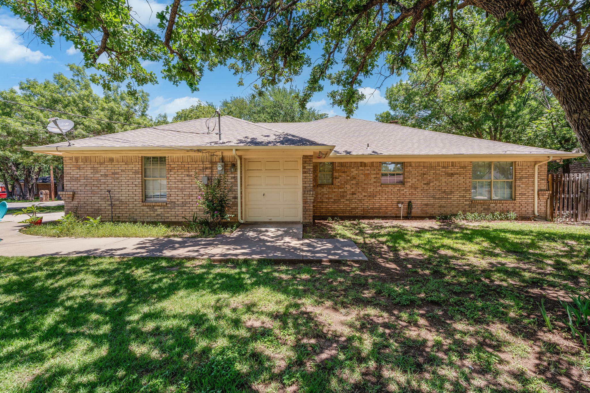 3906 Cimmaron Trail Granbury TX 76049