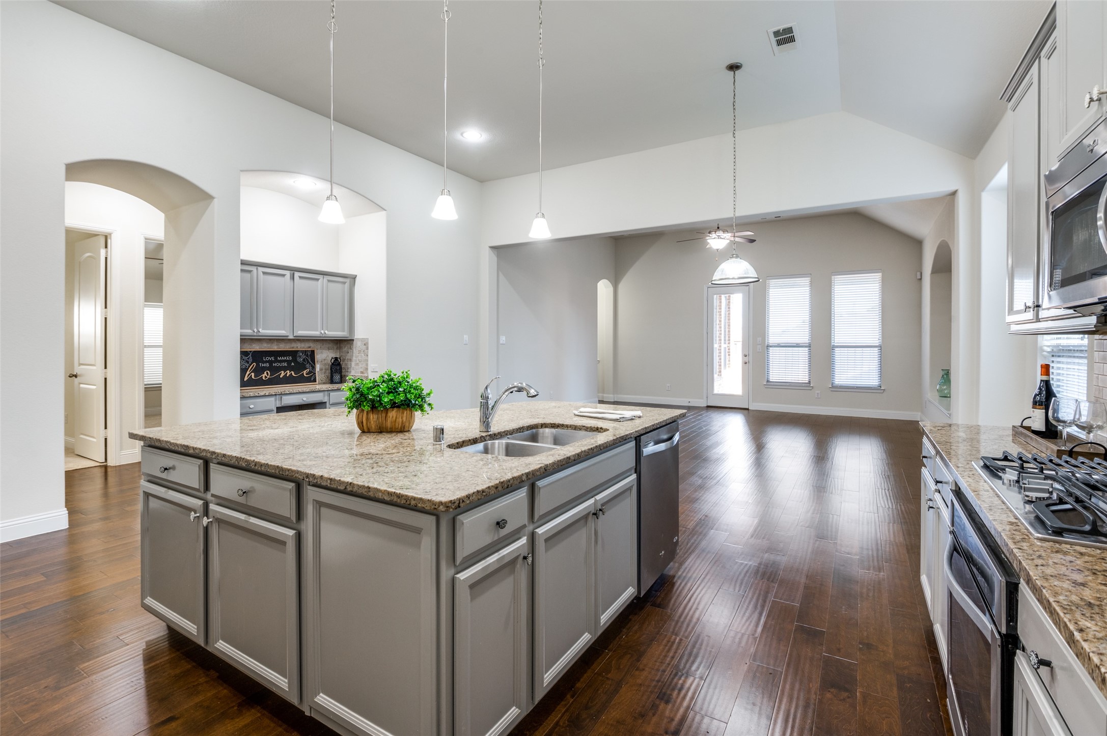409 Mossy Rock Drive Mckinney TX 75071