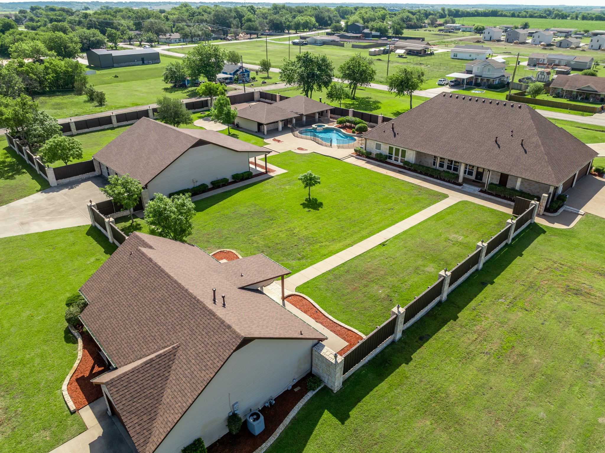 400 E Spurgeon Street Itasca TX 76055