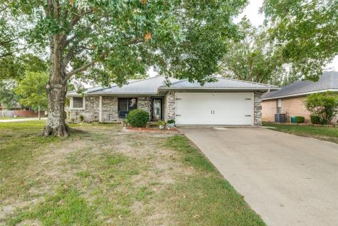 1901 La Fontaine Lane Greenville TX 75402