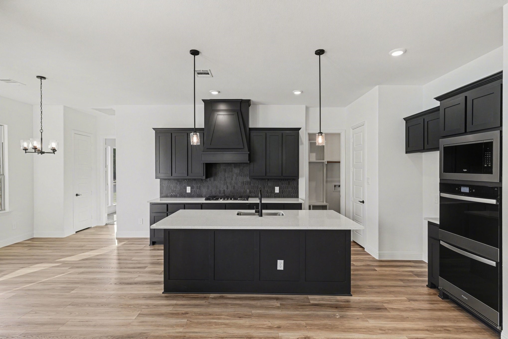 7040 Southrock Drive Midlothian TX 76065