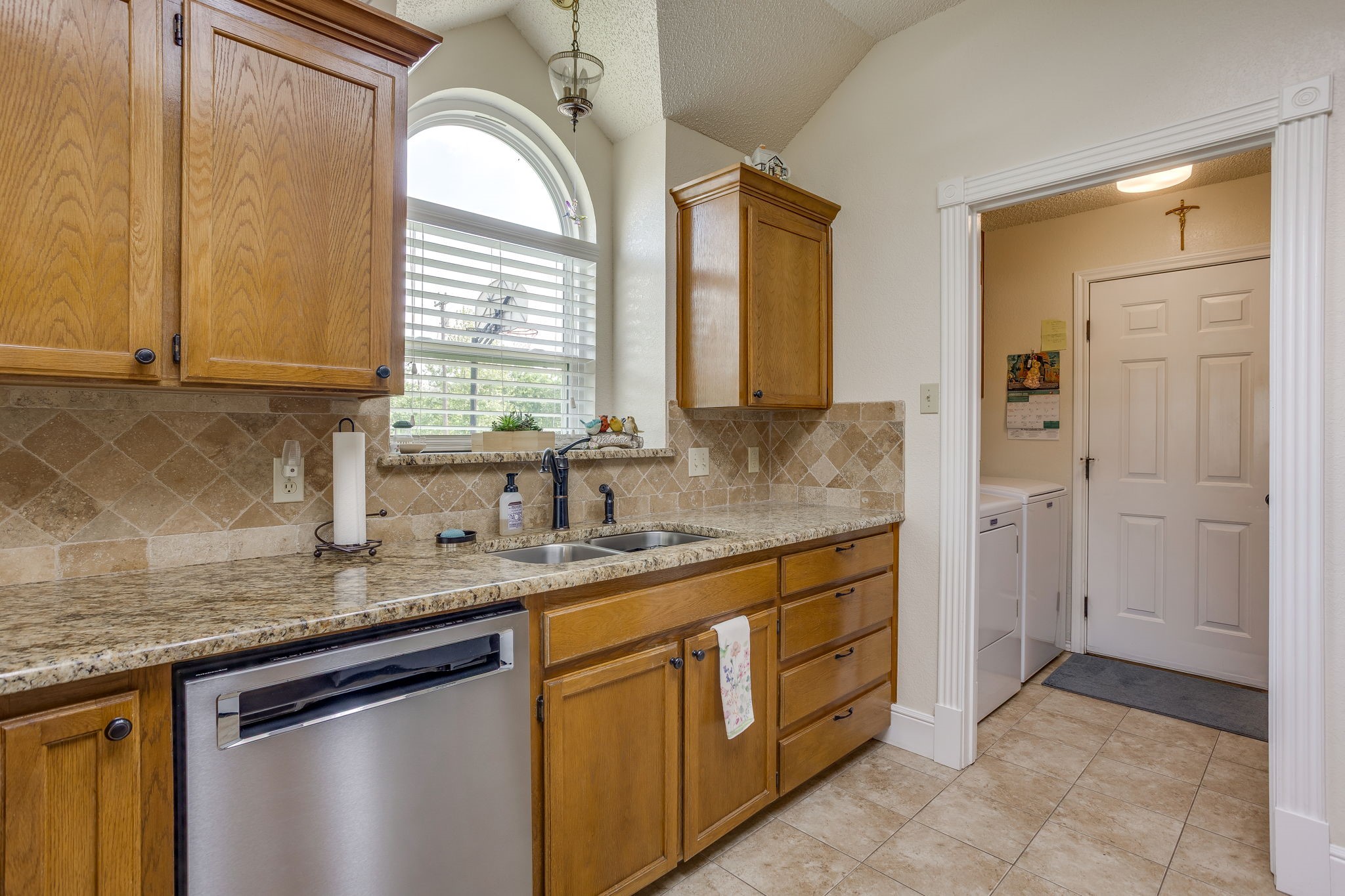 2533 Brandon Lane Burleson TX 76028