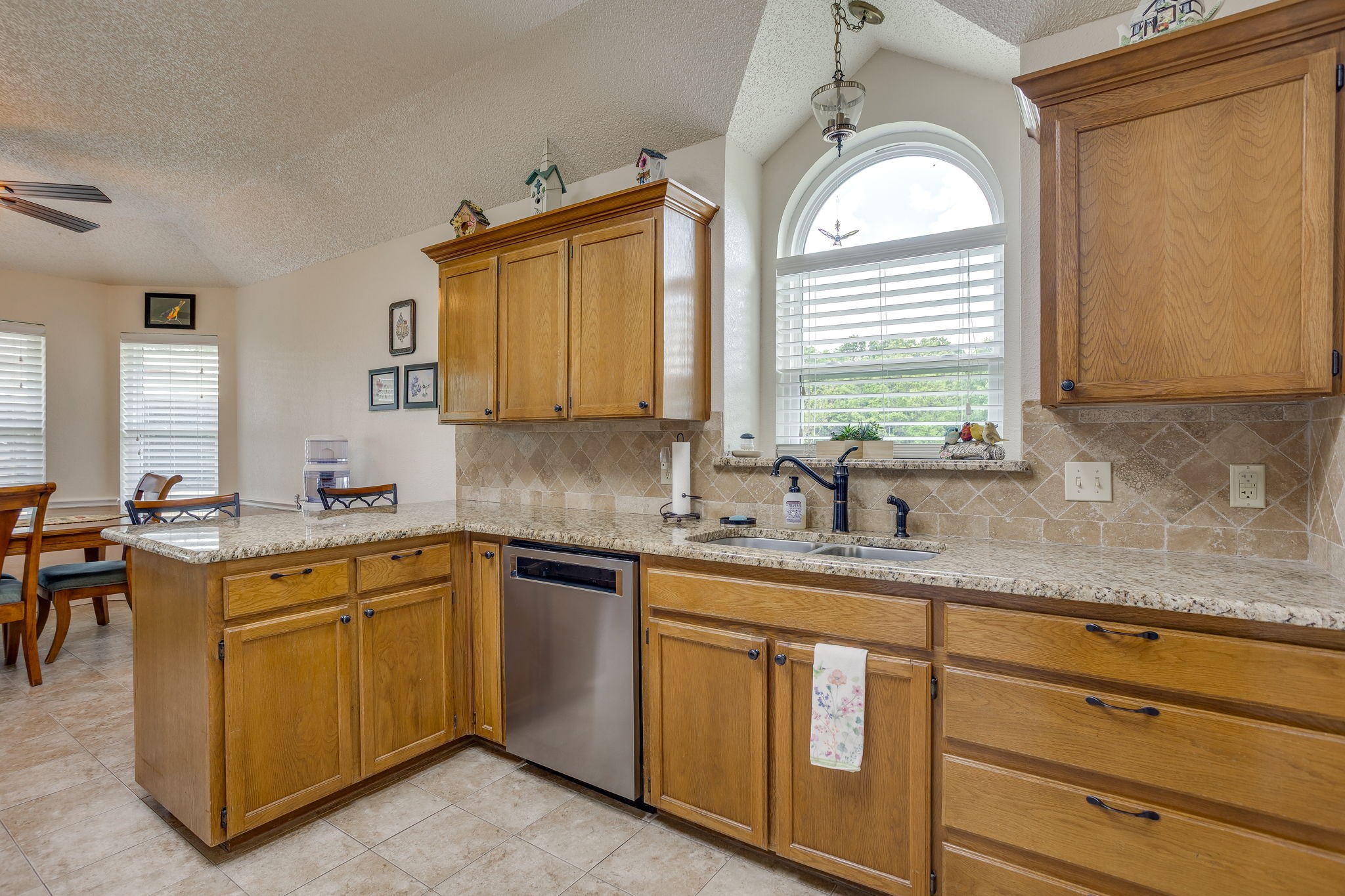 2533 Brandon Lane Burleson TX 76028