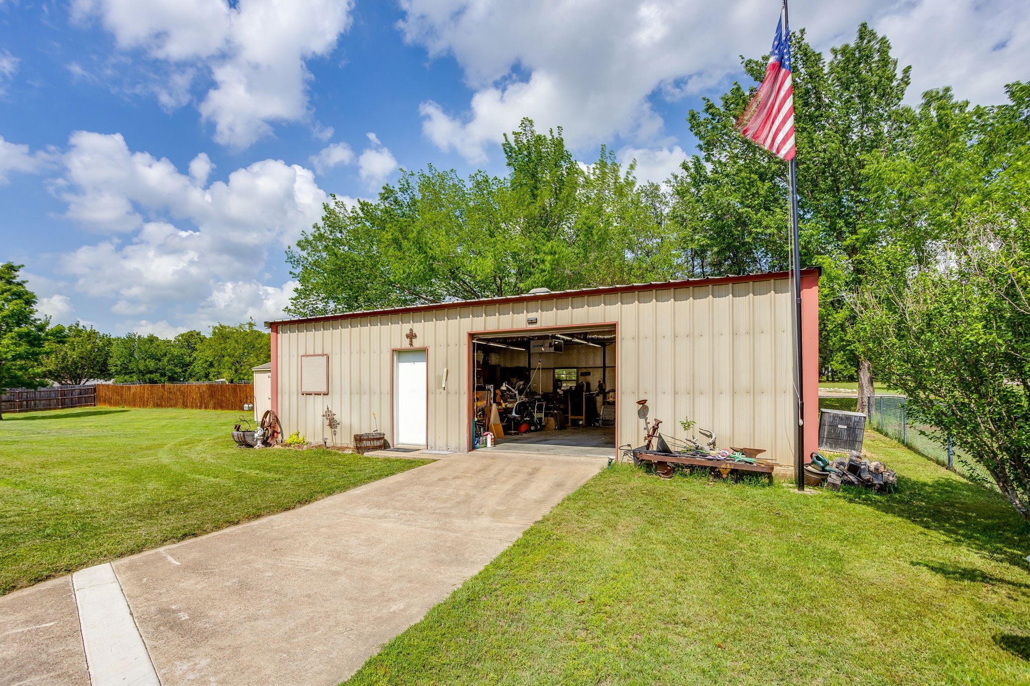 2533 Brandon Lane Burleson TX 76028