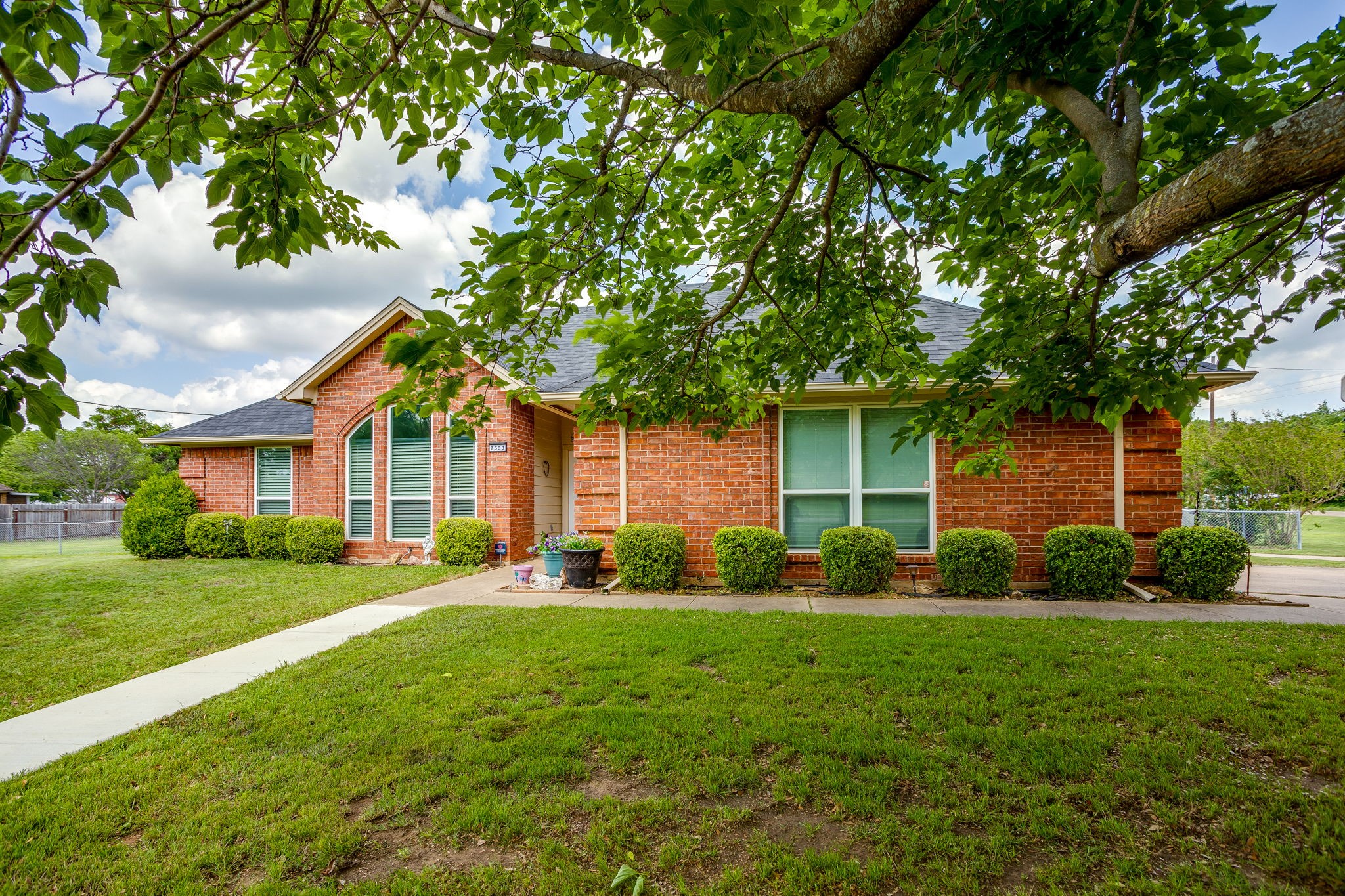 2533 Brandon Lane Burleson TX 76028