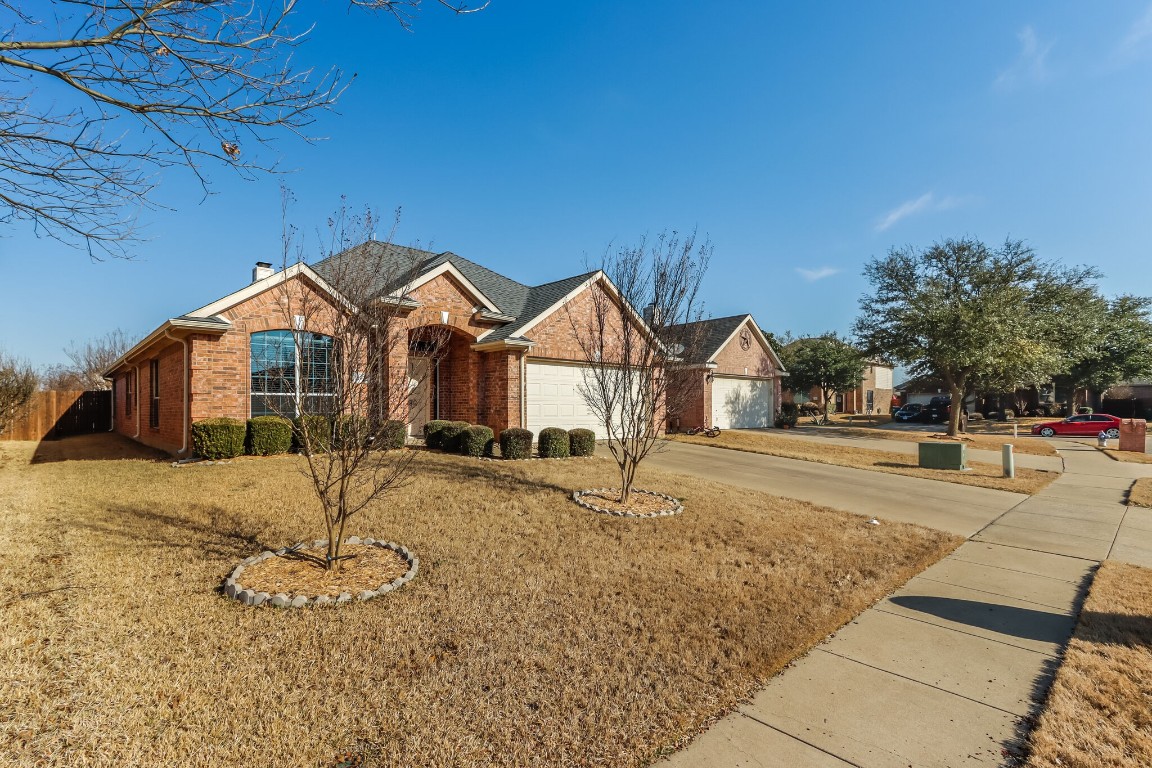 153 Oregon Trail Waxahachie TX 75167
