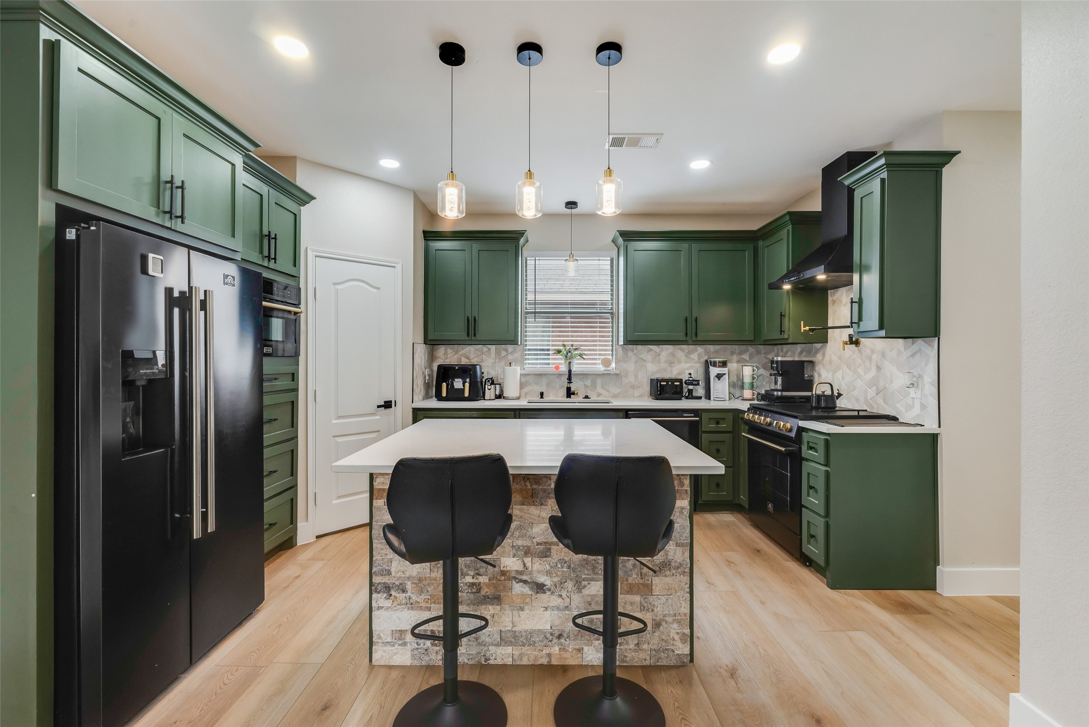 472 Round Rock Road Cedar Hill TX 75104