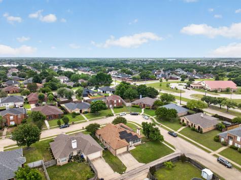 2505 Ash Creek Mesquite TX 75181
