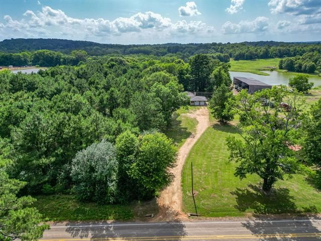 2585 Fm 250 N Hughes Springs TX 75656