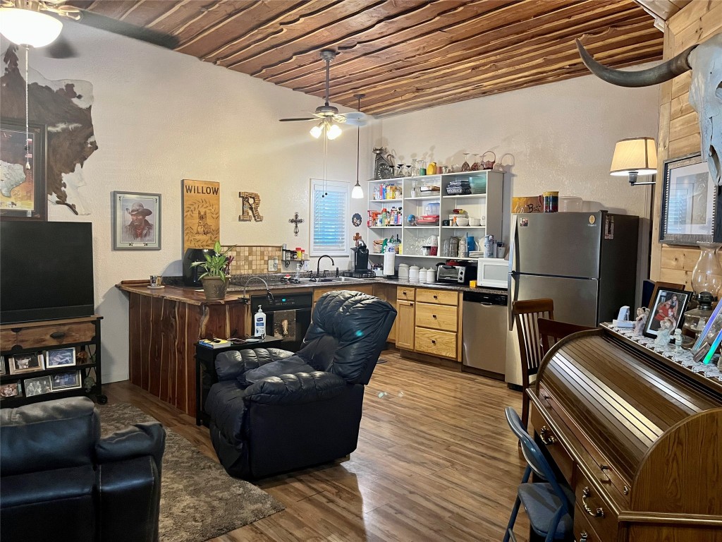 207 County Road 125 Comanche TX 76442