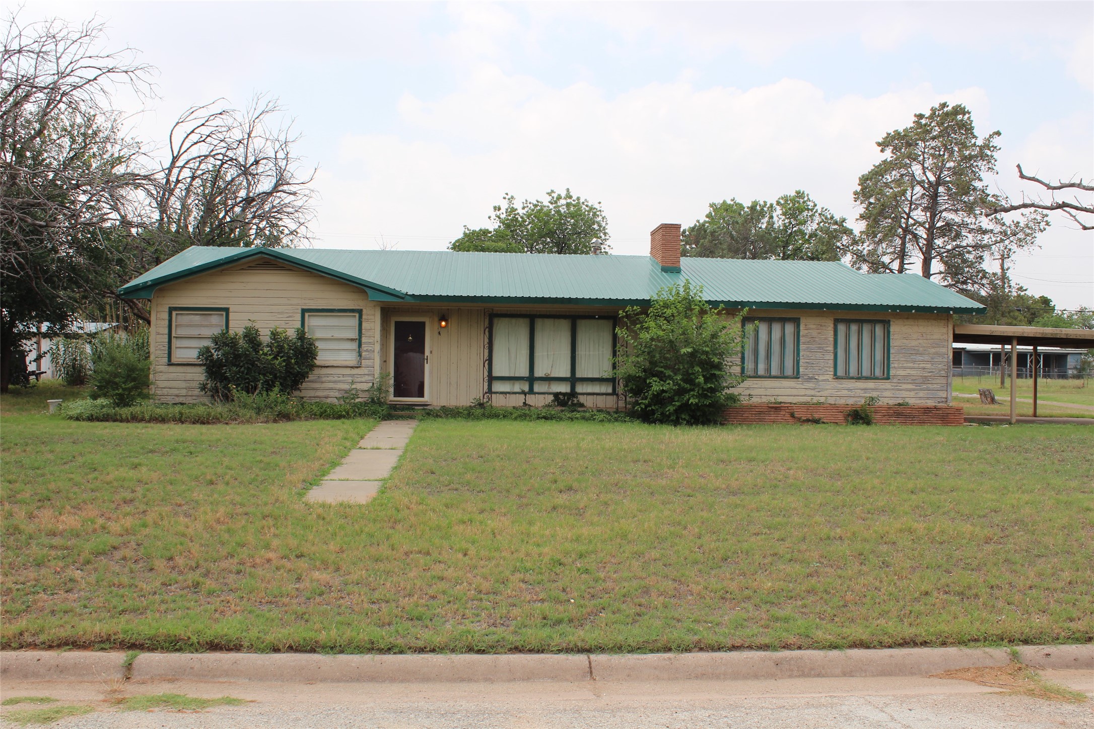 1001 SE 4th Street Knox City TX 79529