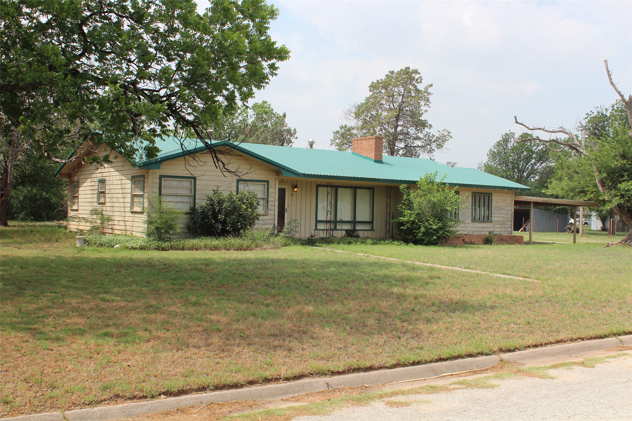 1001 SE 4th Street Knox City TX 79529