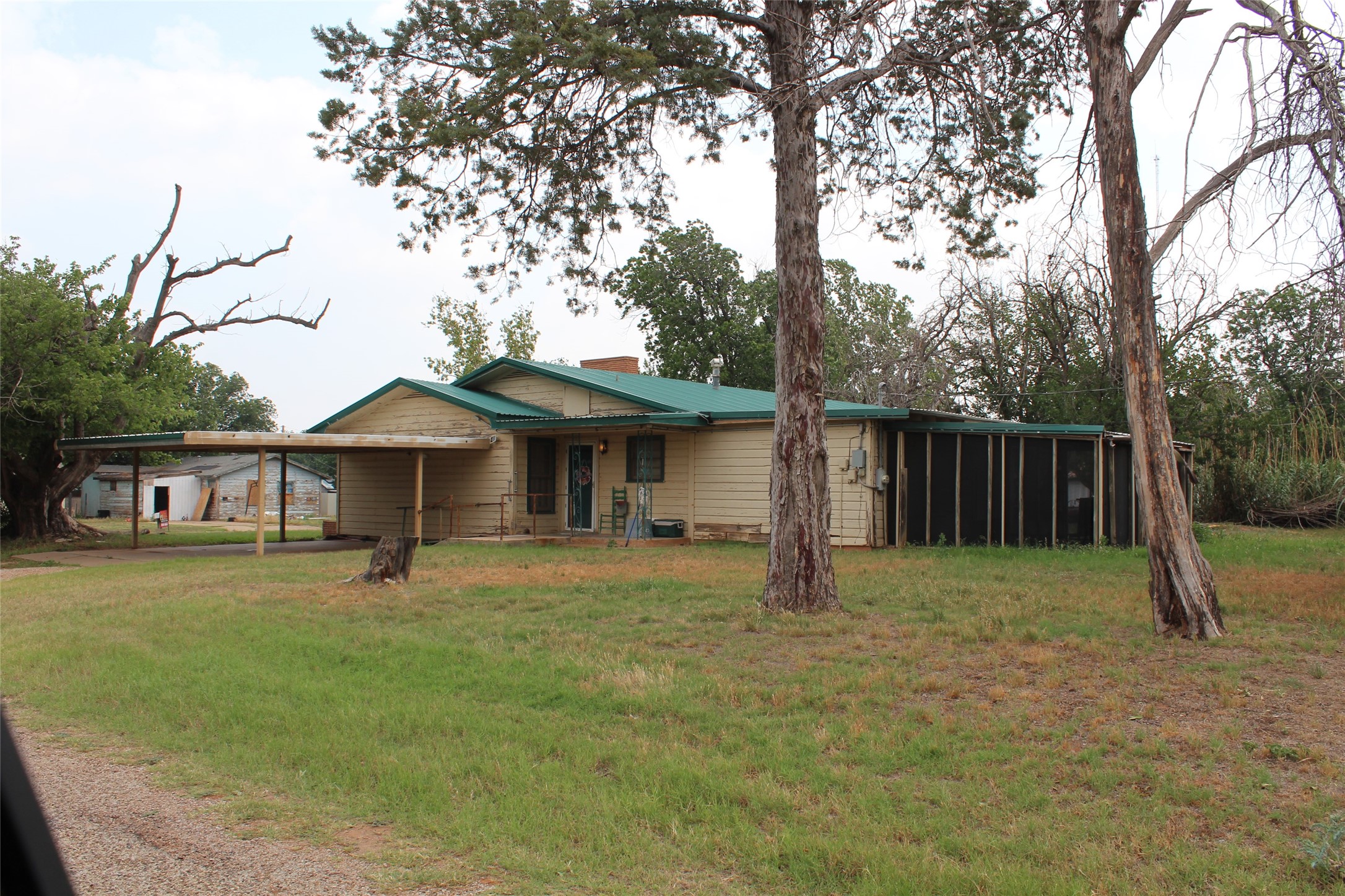 1001 SE 4th Street Knox City TX 79529