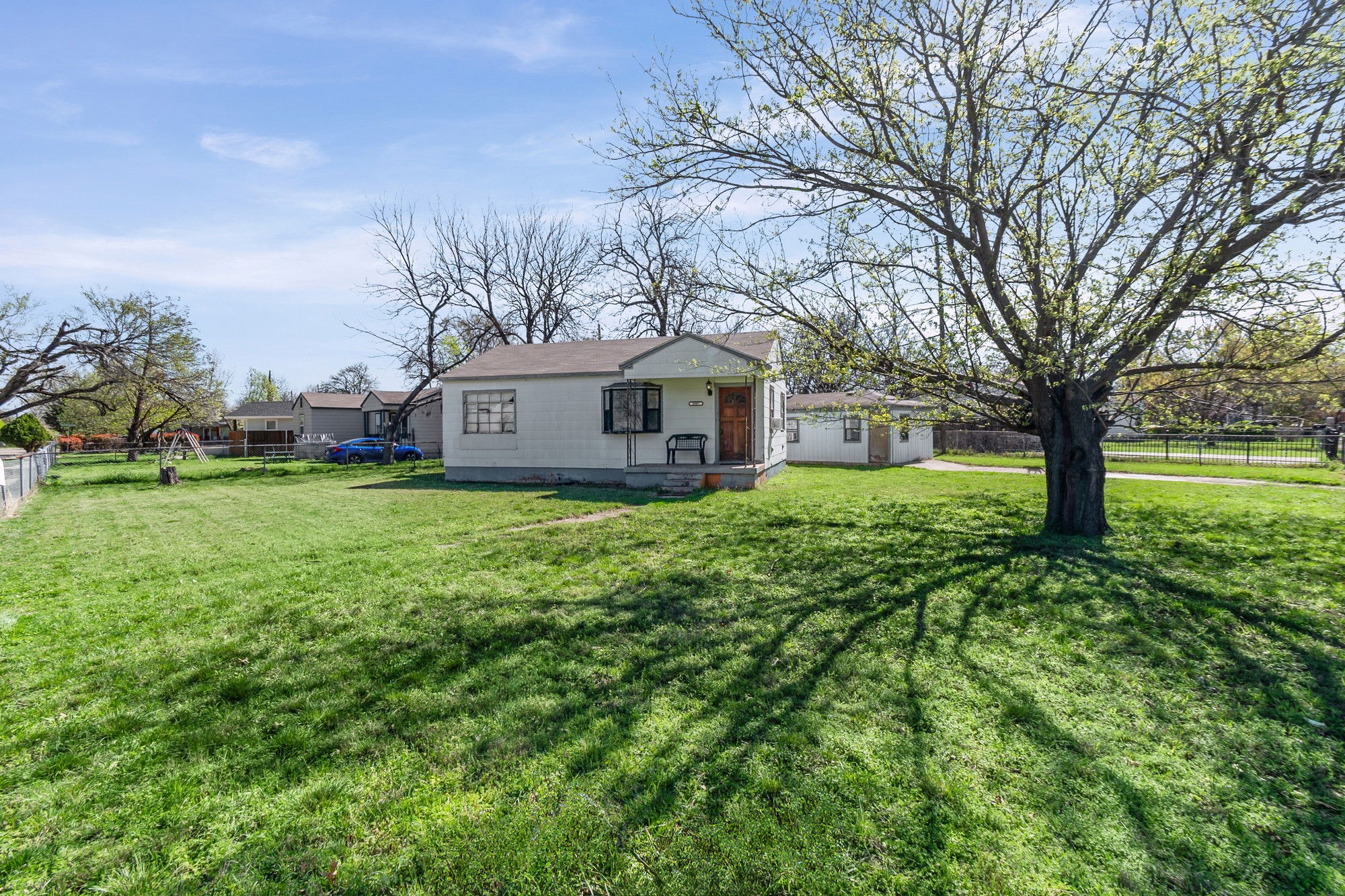 2807 S Montreal Avenue Dallas TX 75224