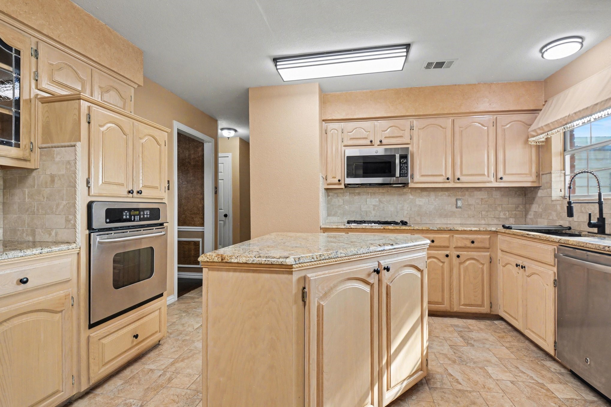 2811 Gilmer Street Caddo Mills TX 75135