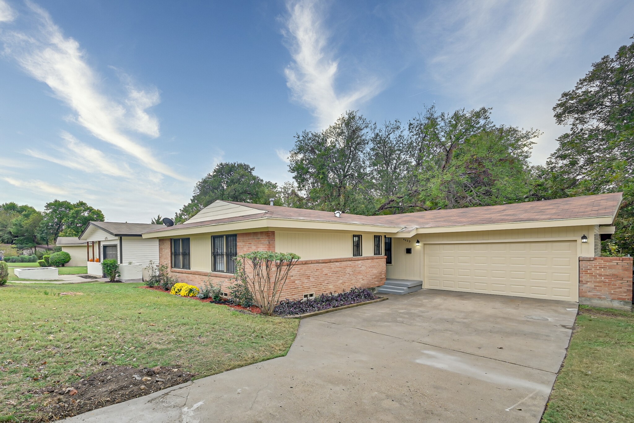 4229 Vanette Lane Dallas TX 75216