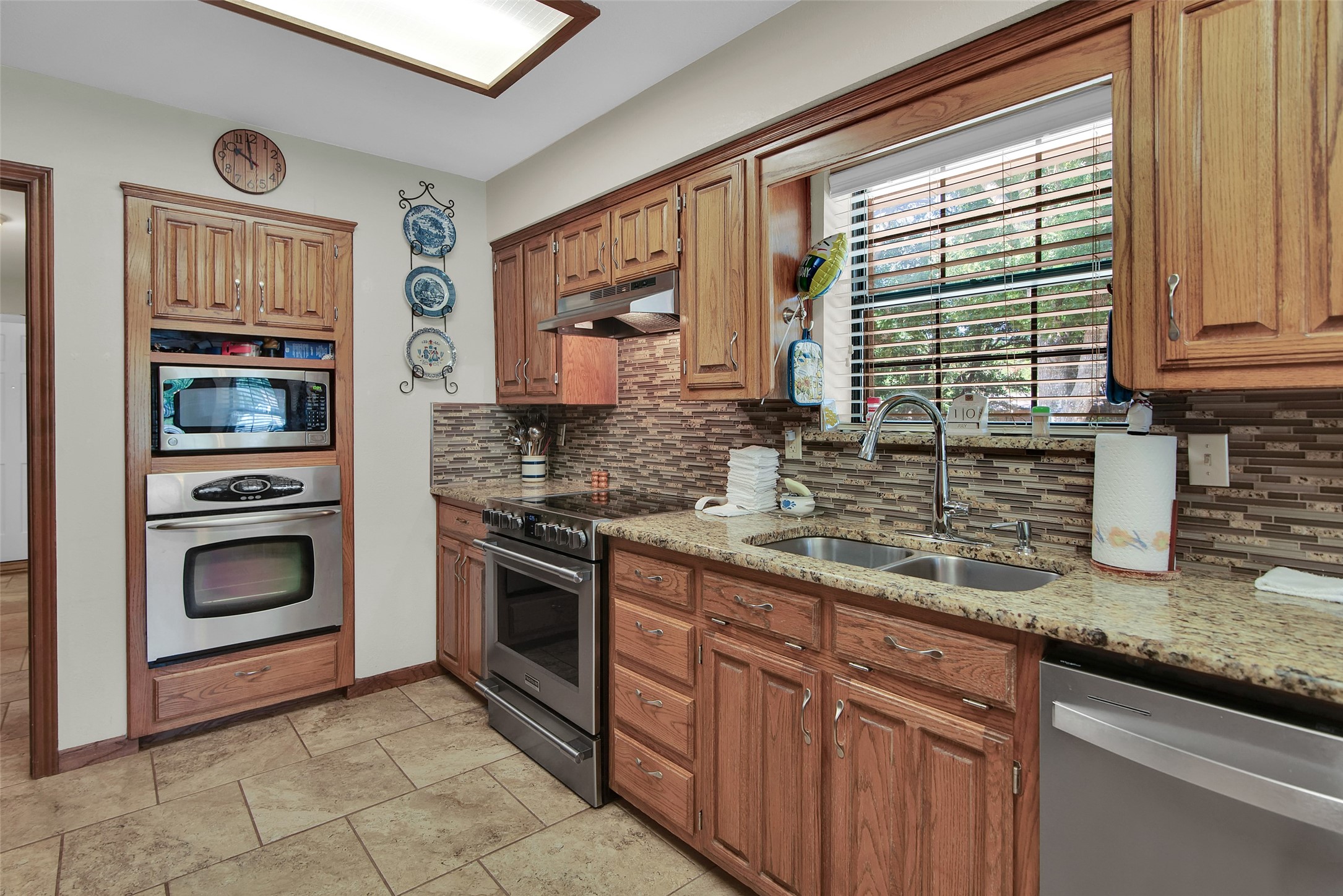 2512 Sherwood Drive Sherman TX 75092