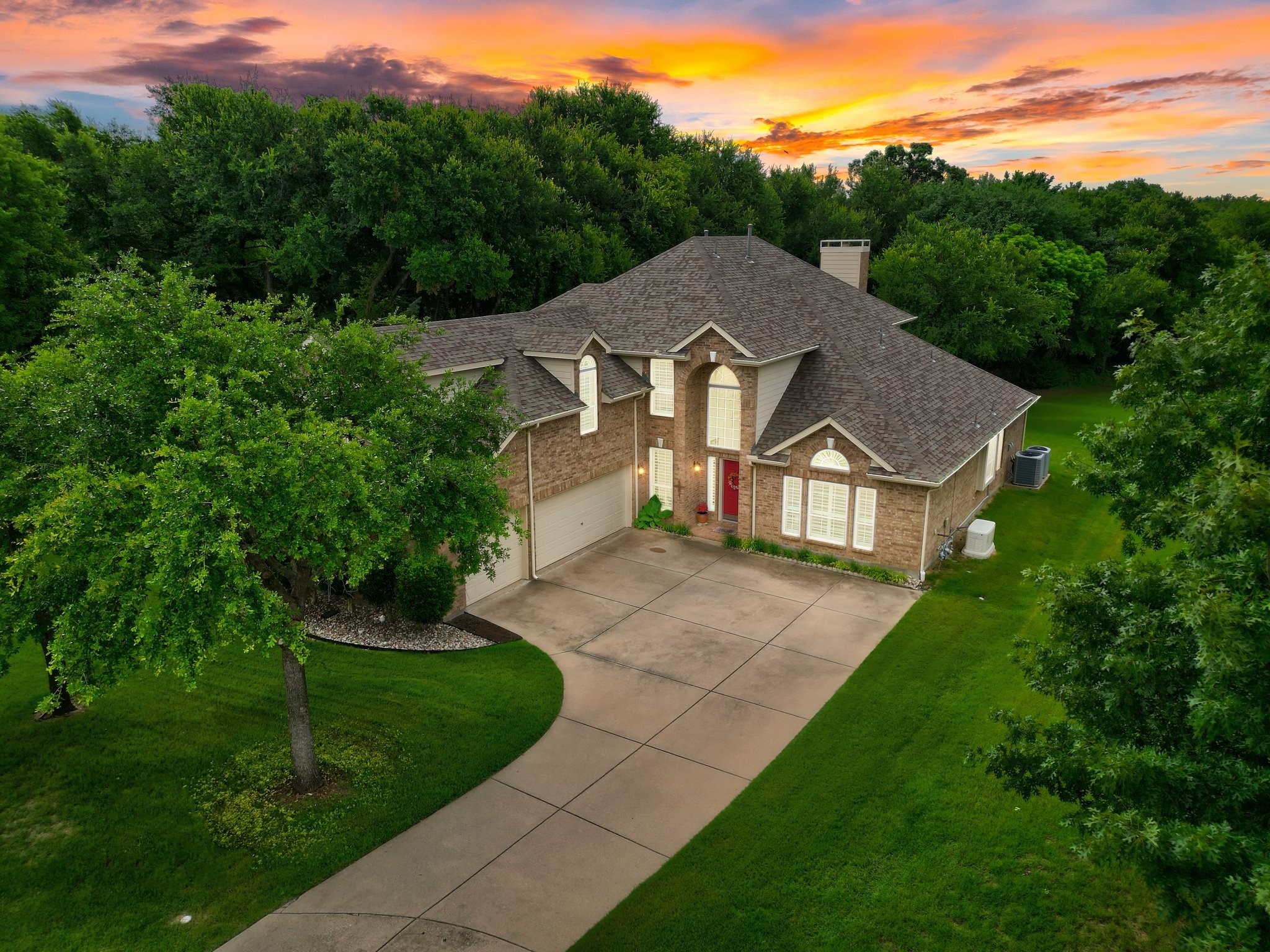 105 Crestwood Court Red Oak TX 75154