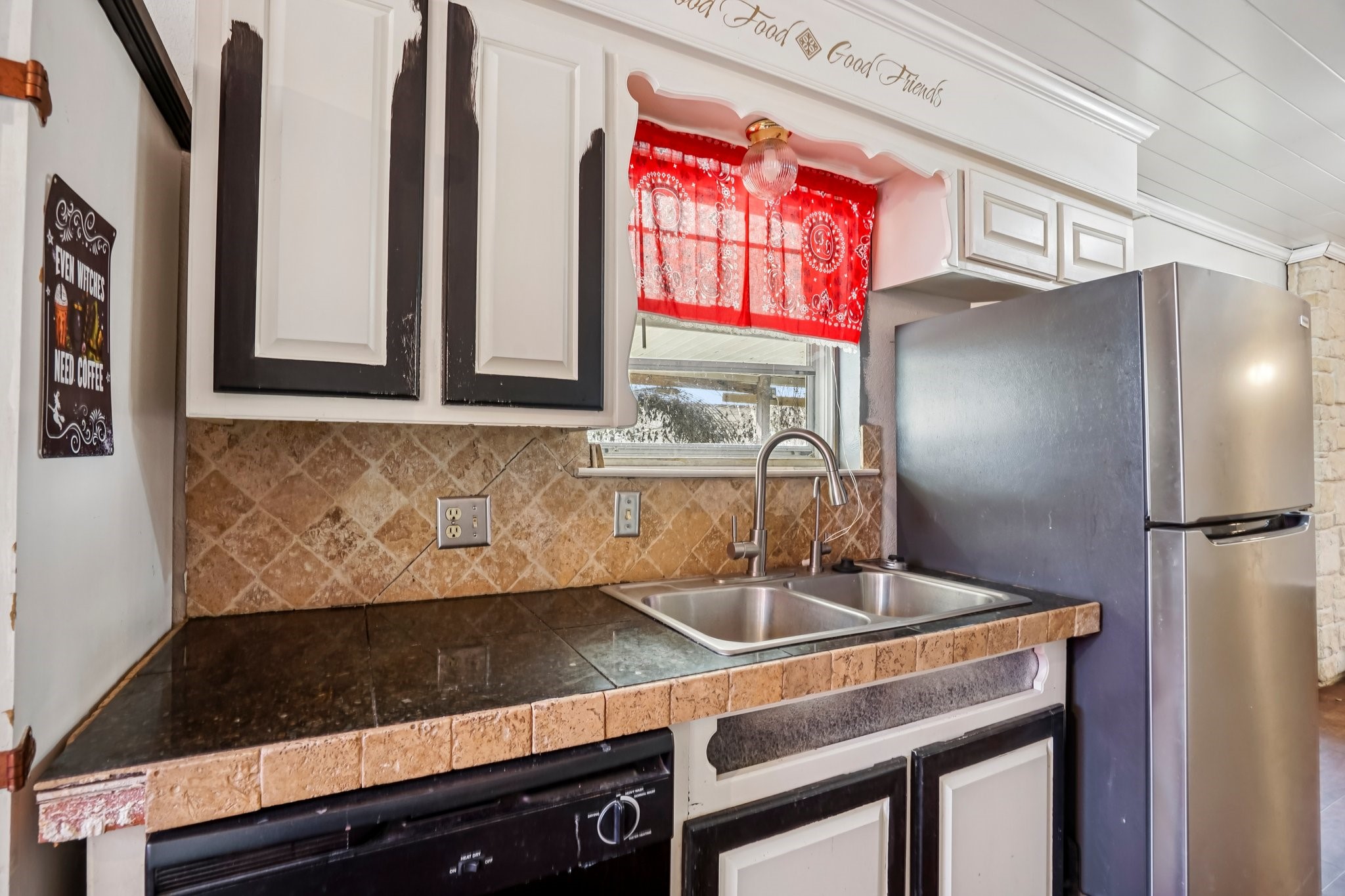319 S Rogers Street Covington TX 76636