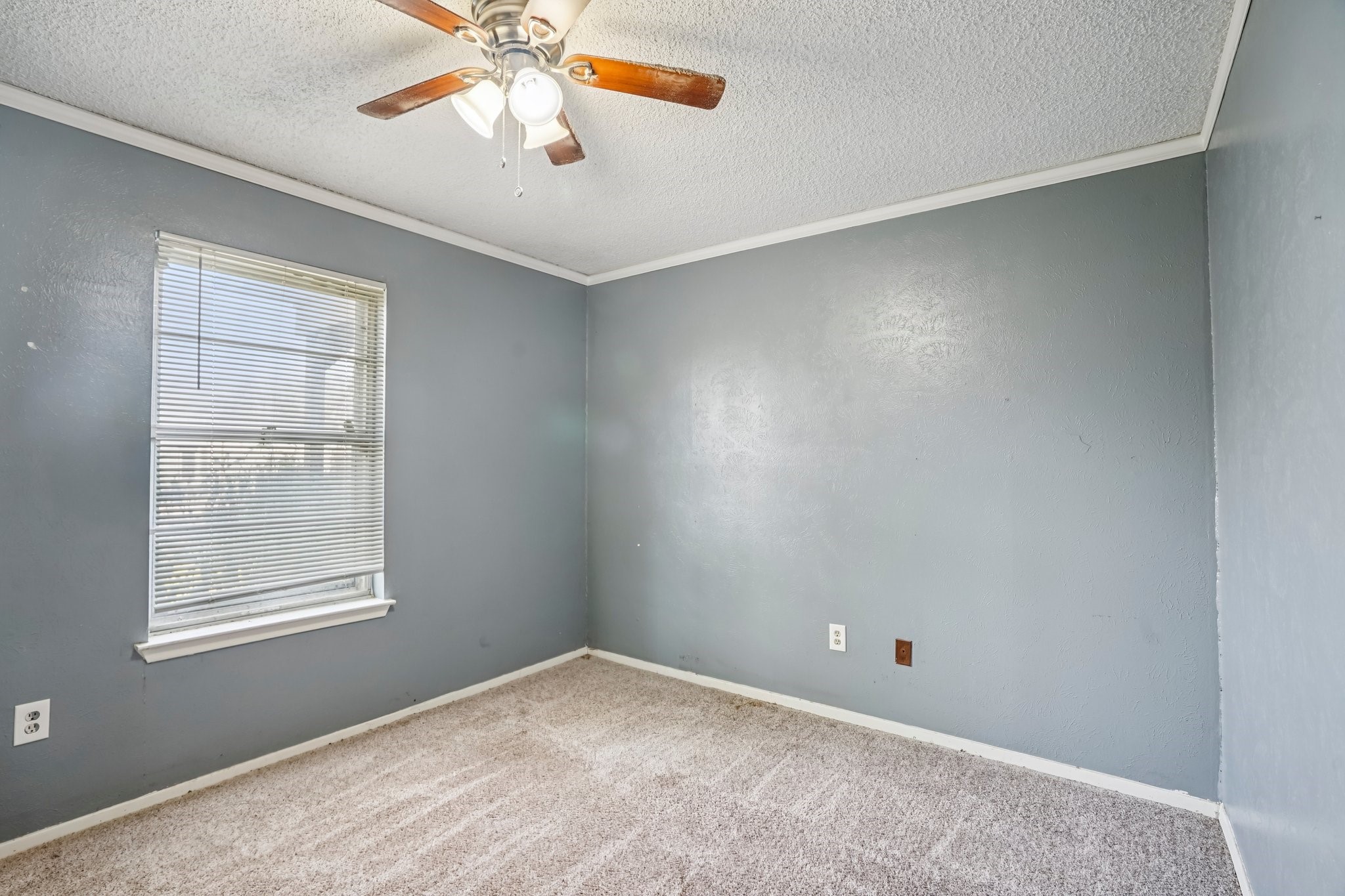 319 S Rogers Street Covington TX 76636