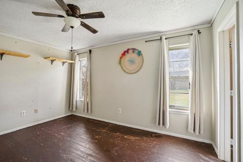 319 S Rogers Street Covington TX 76636