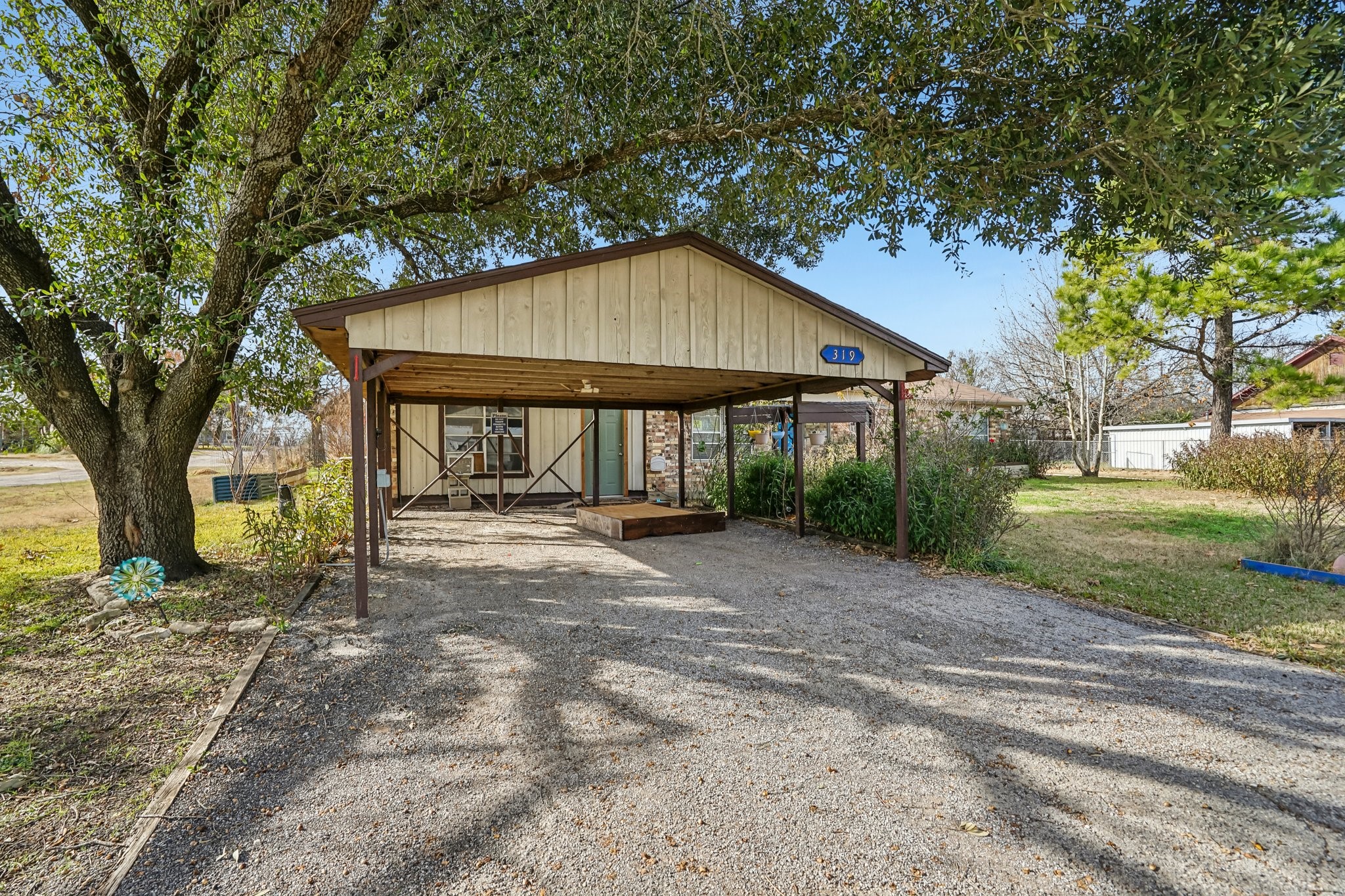 319 S Rogers Street Covington TX 76636