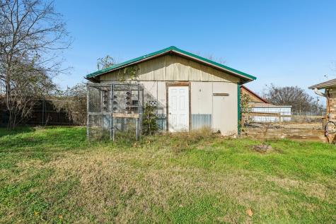 319 S Rogers Street Covington TX 76636