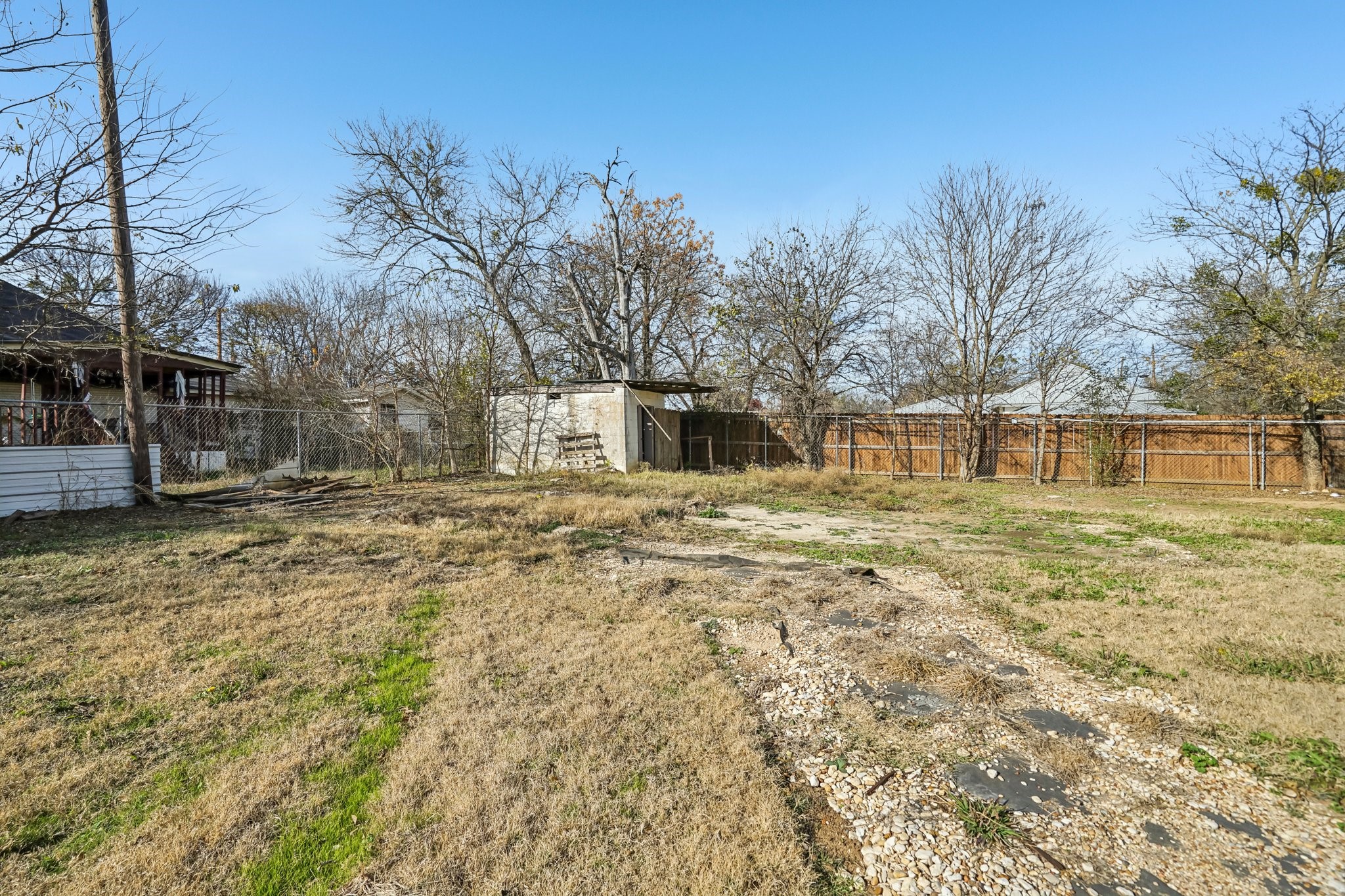 319 S Rogers Street Covington TX 76636