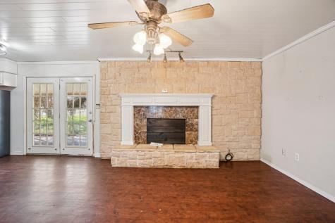 319 S Rogers Street Covington TX 76636