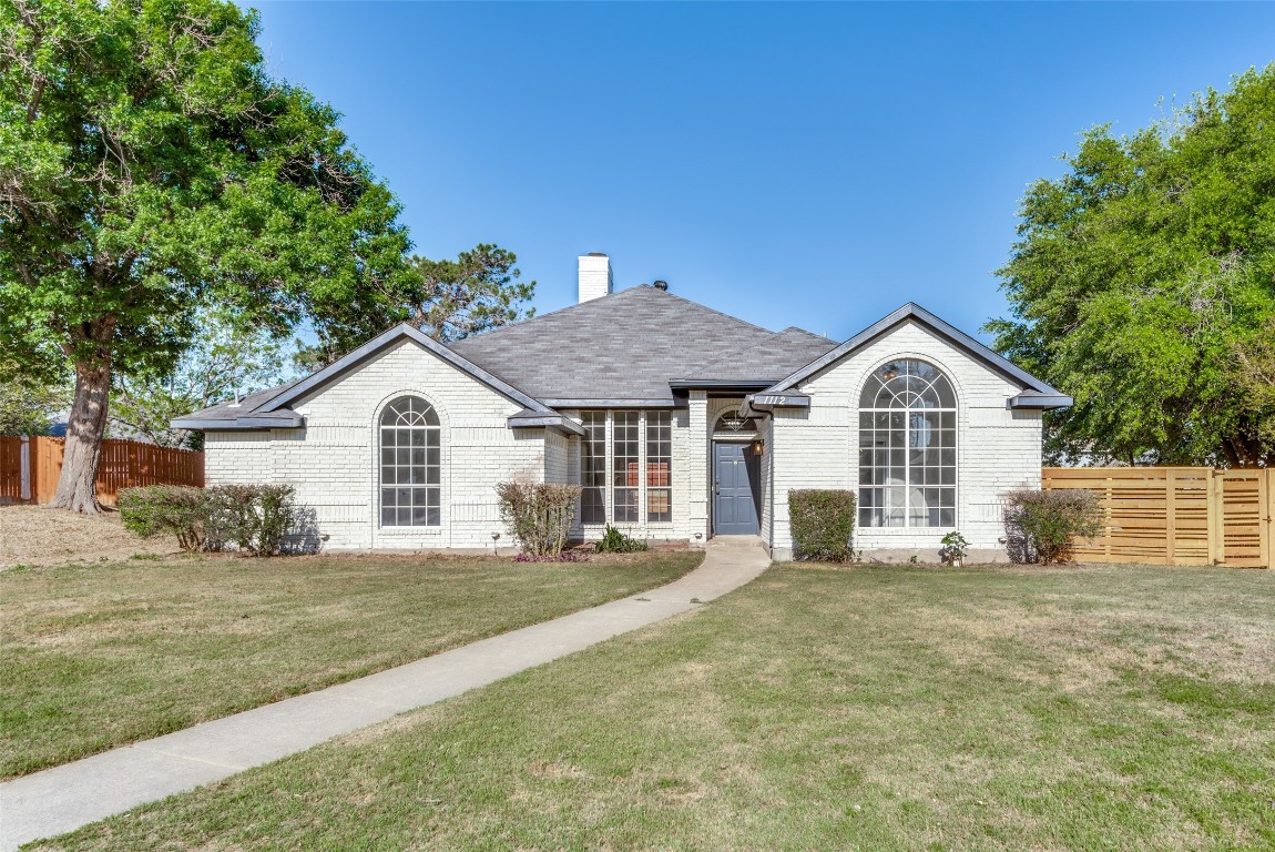 1112 Lexington Circle Desoto TX 75115