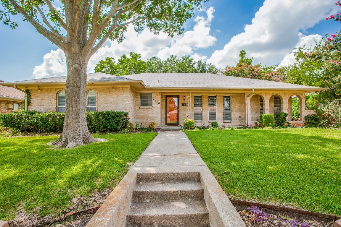 1506 Mayfield Avenue Garland TX 75041