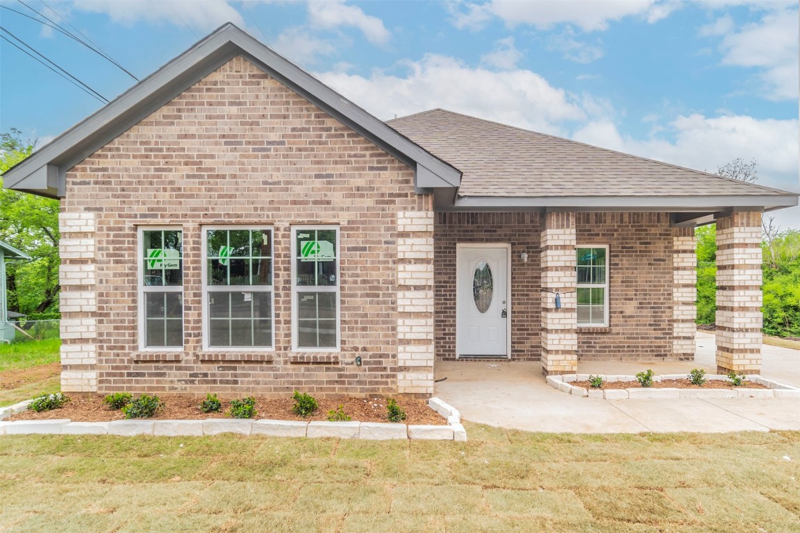1028 E Oleander Street Fort Worth TX 76104