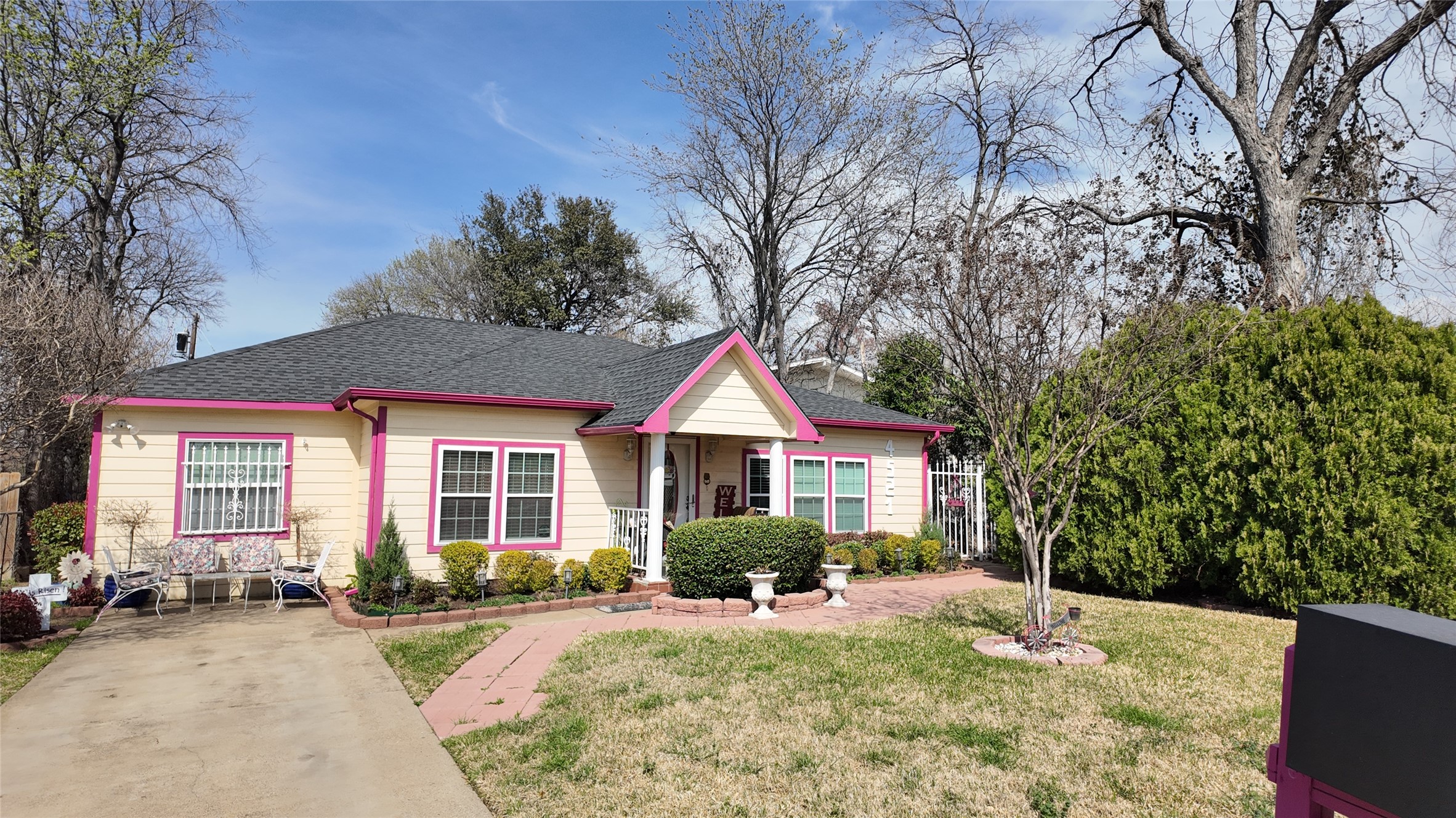 4521 Kelton Drive Dallas TX 75209