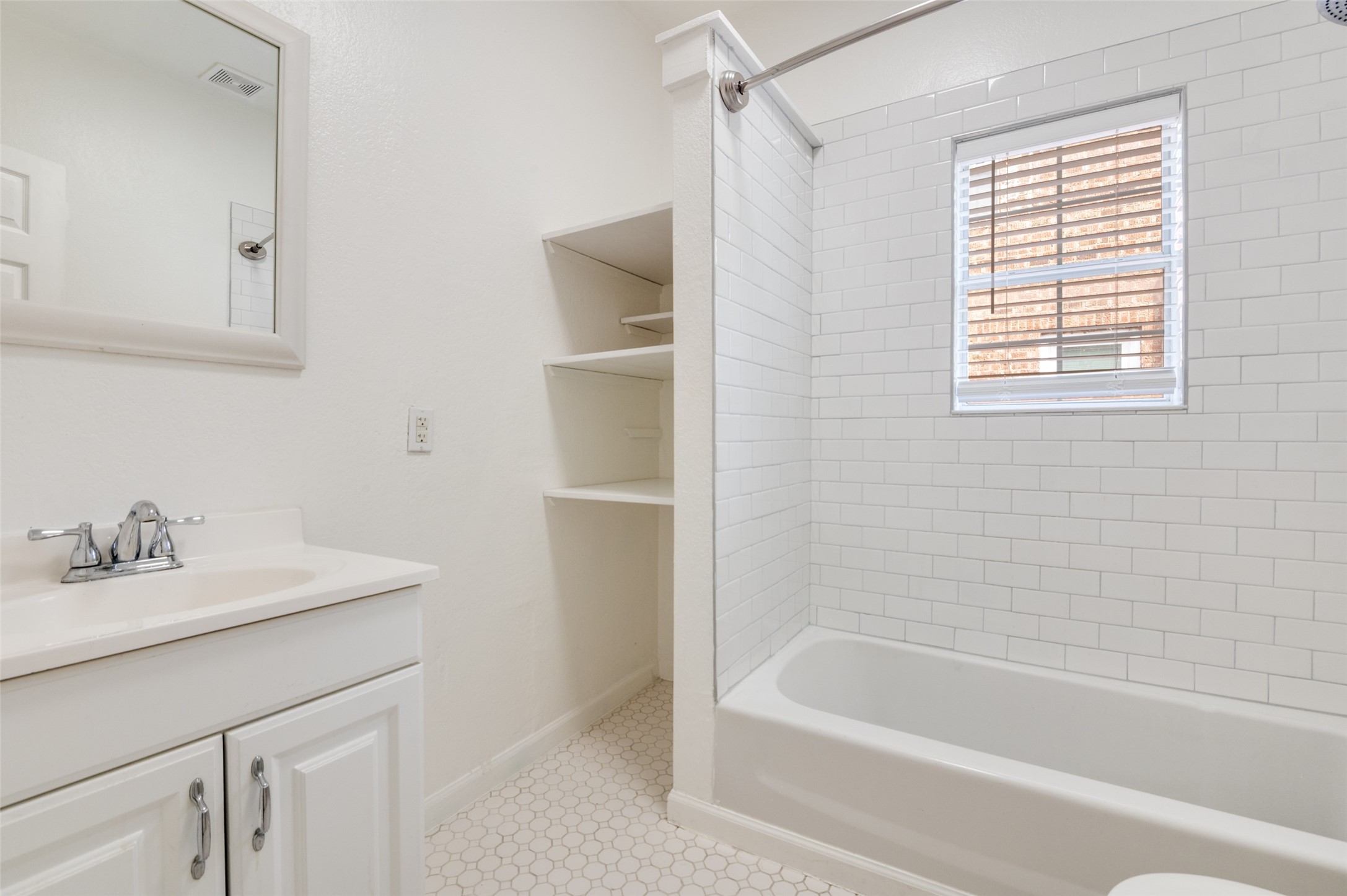 2857 W 12th Street Dallas TX 75211