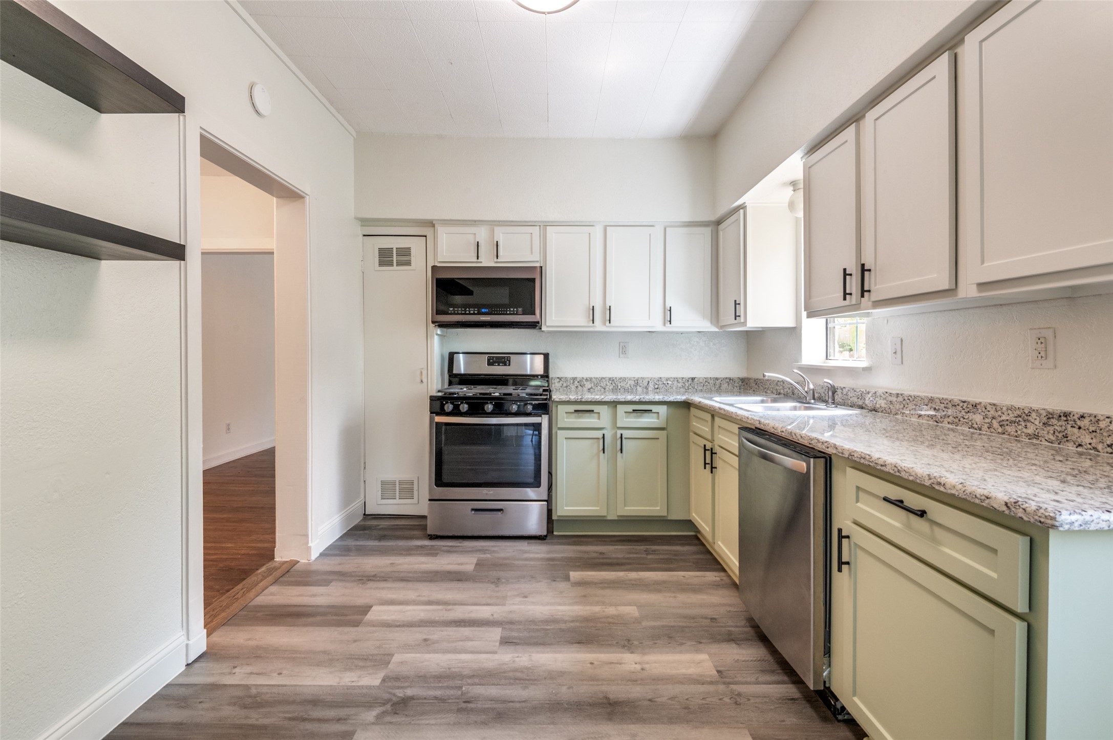 2857 W 12th Street Dallas TX 75211