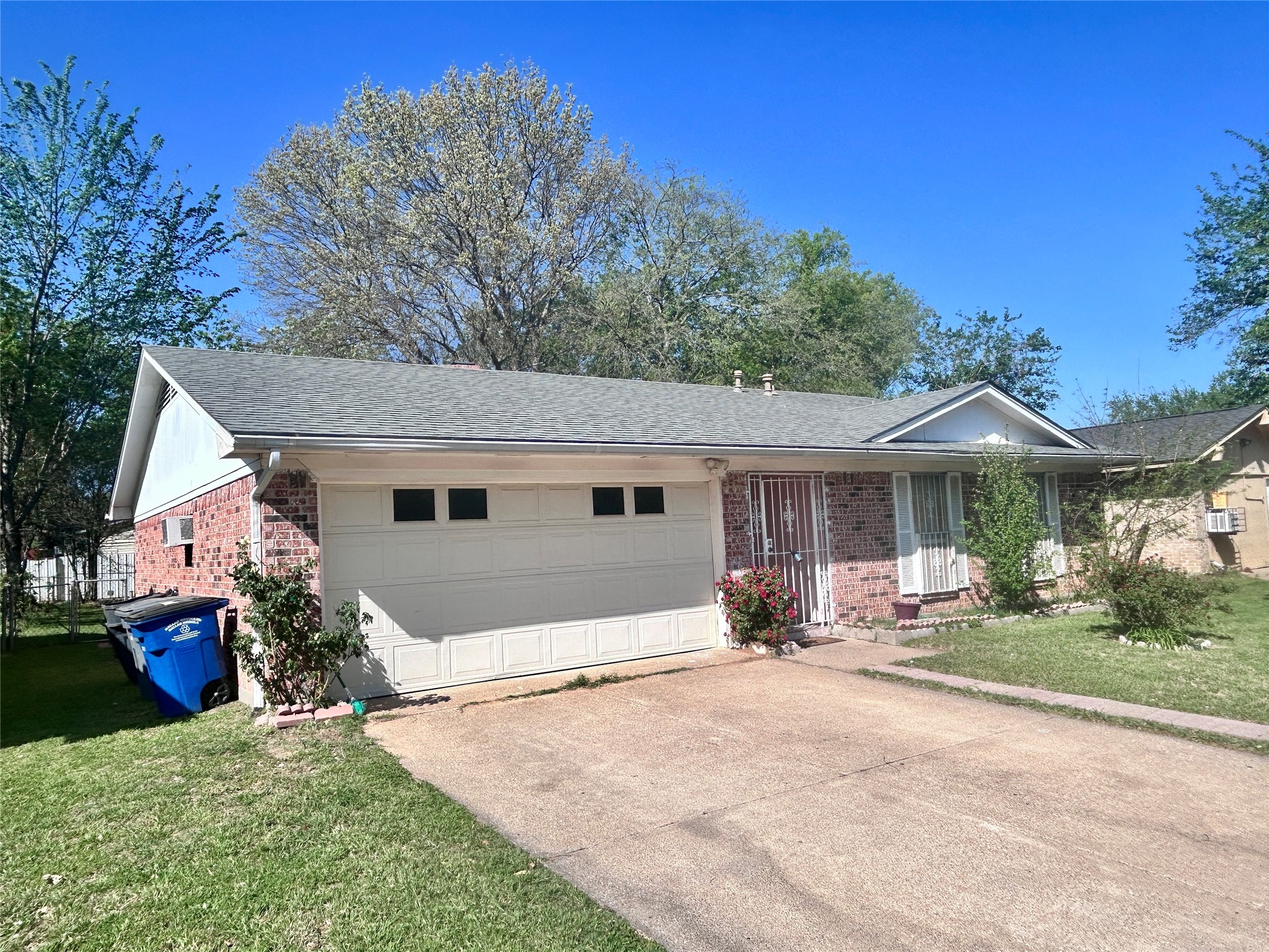 10405 Trail Avenue Dallas TX 75217