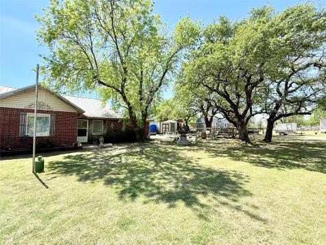112 E Hoard Street Hamilton TX 76531
