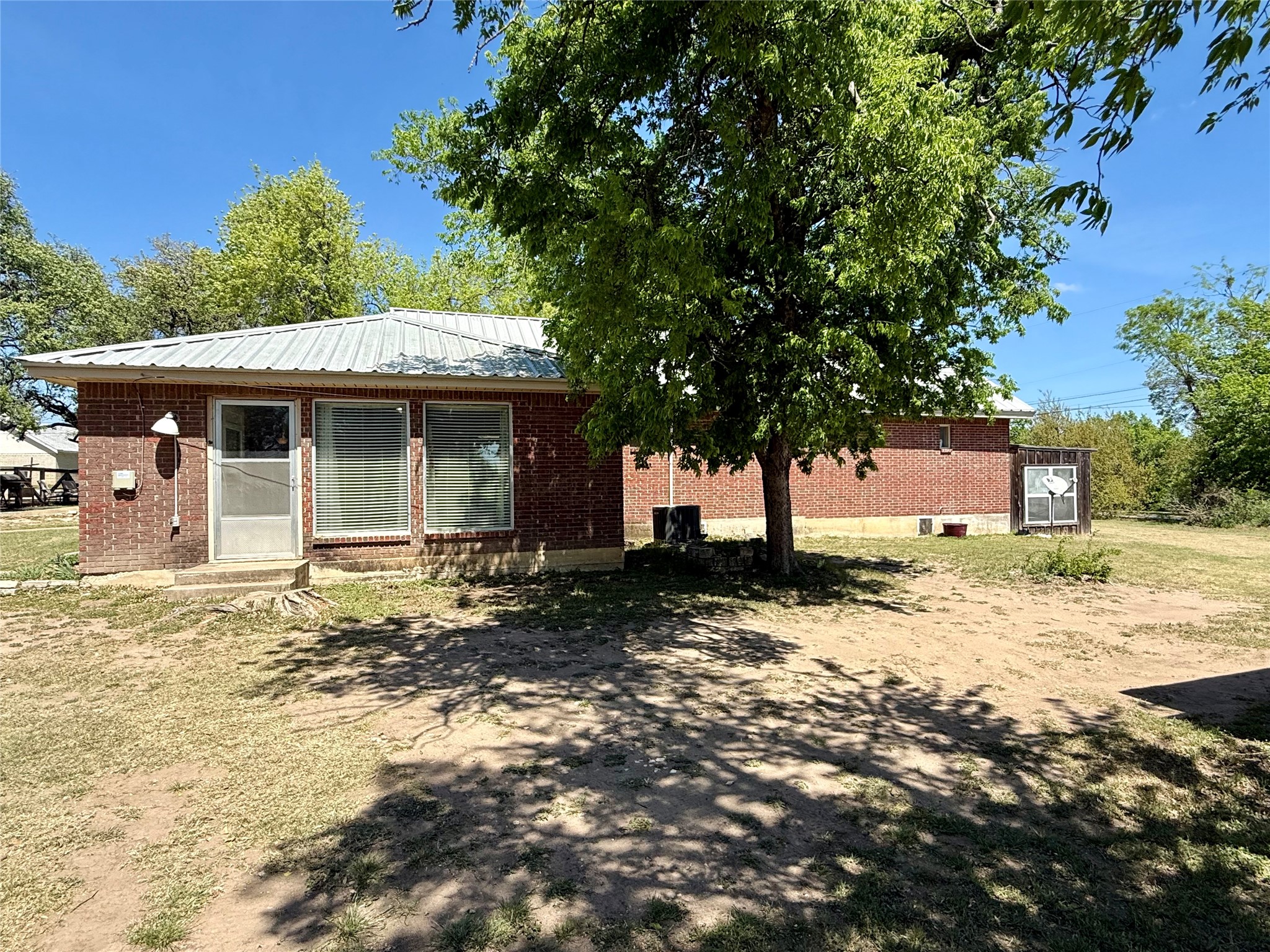 112 E Hoard Street Hamilton TX 76531
