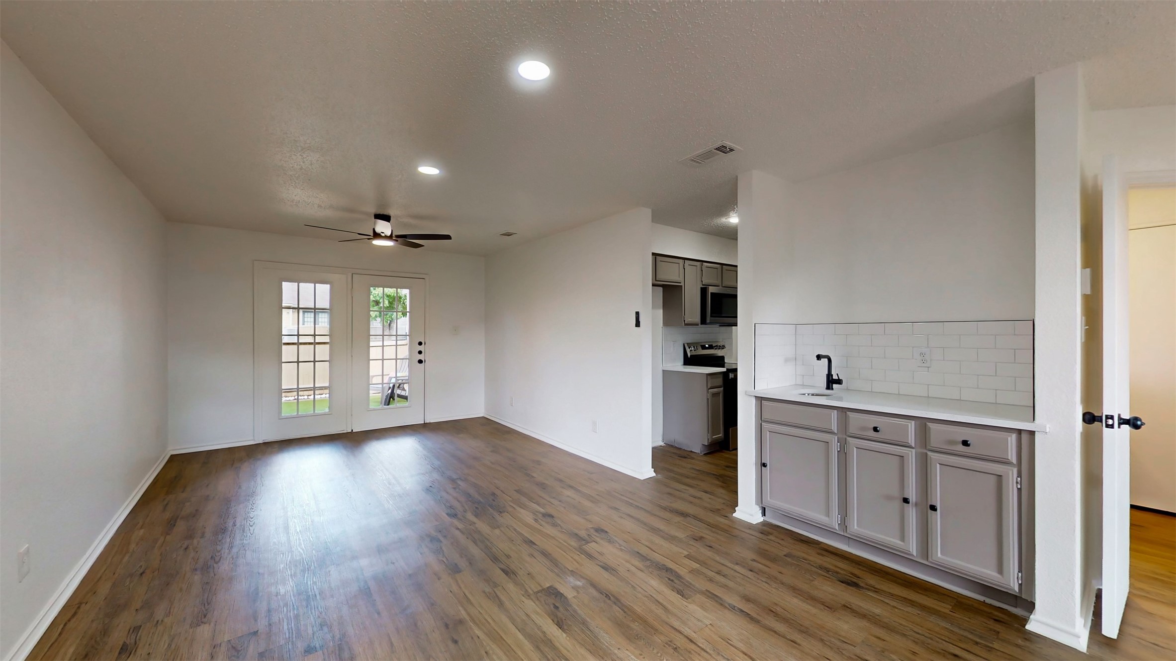 714 Bel Aire Crest Irving TX 75061