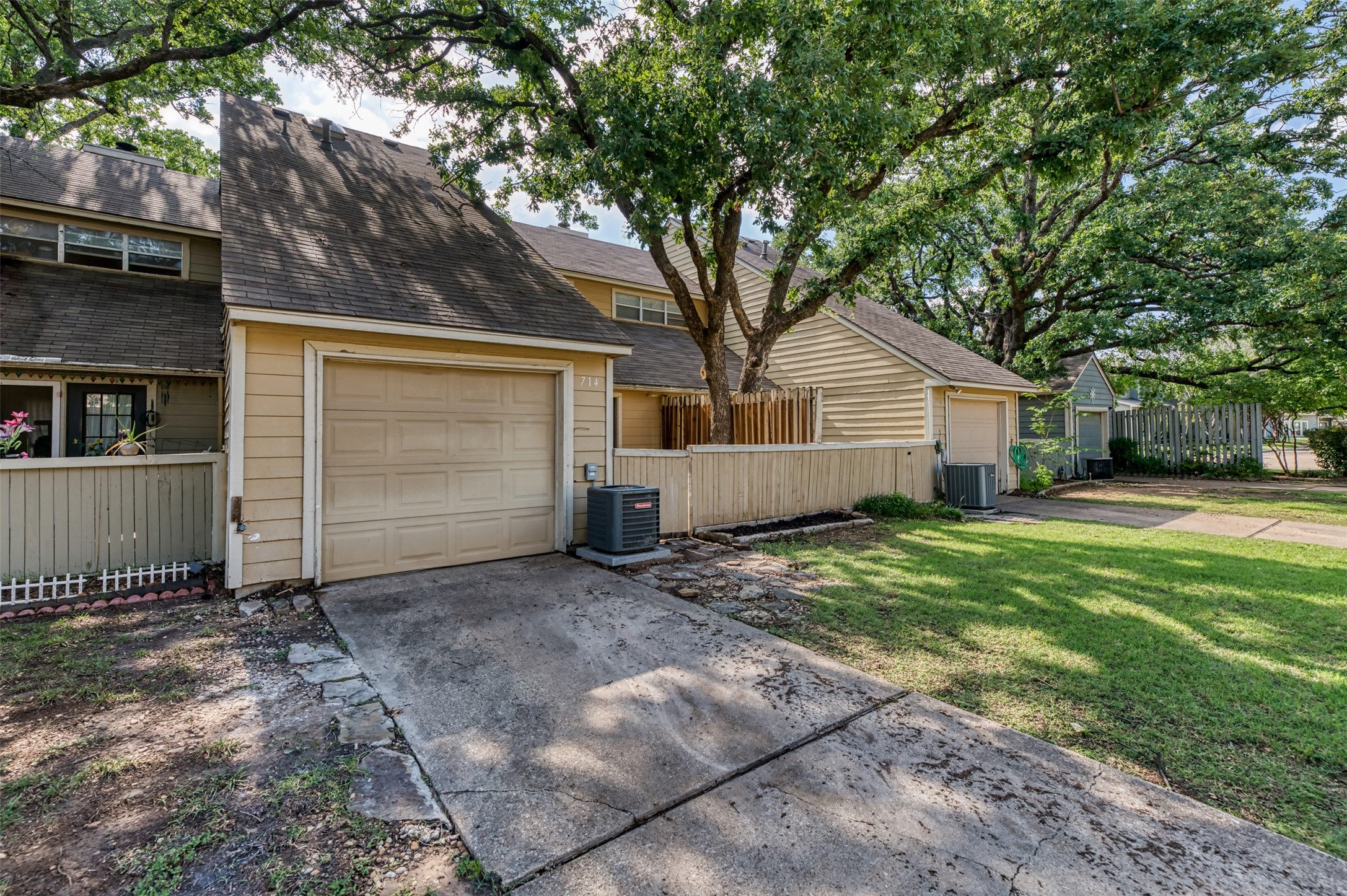 714 Bel Aire Crest Irving TX 75061