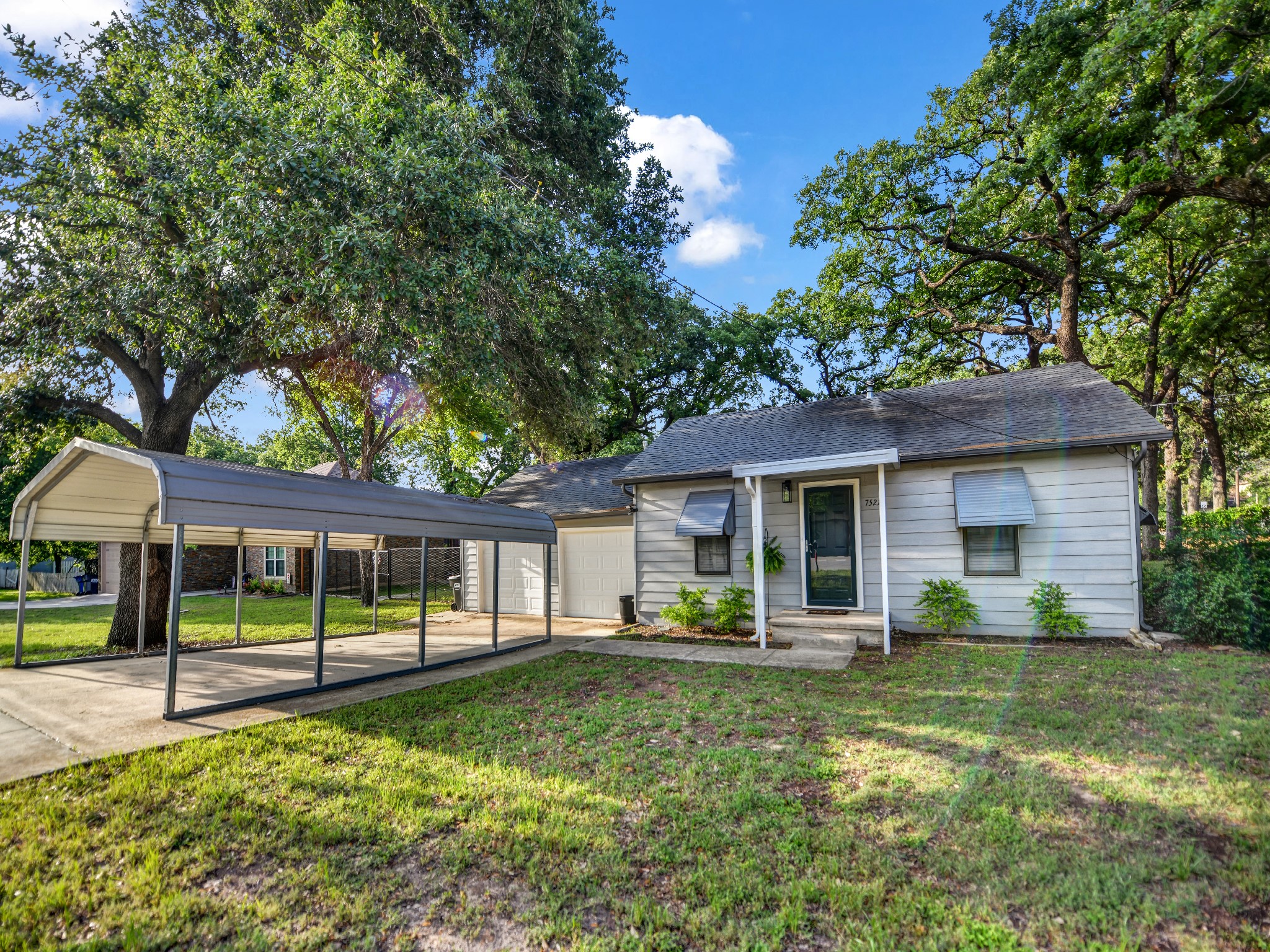 7521 Pawnee Trail Lake Worth TX 76135